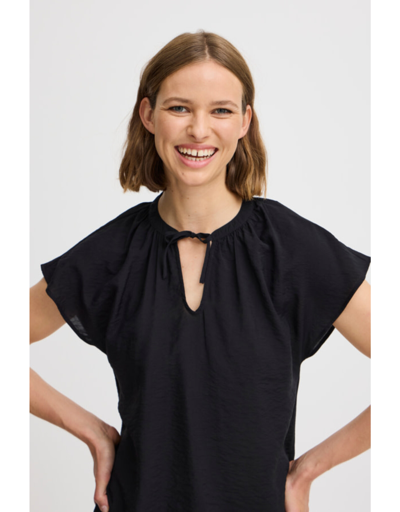 b.young b.young - Hailey V Neck Top (Black)