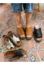 Bueno Bueno - Jaxon Flatform Slide (Dark Tan)