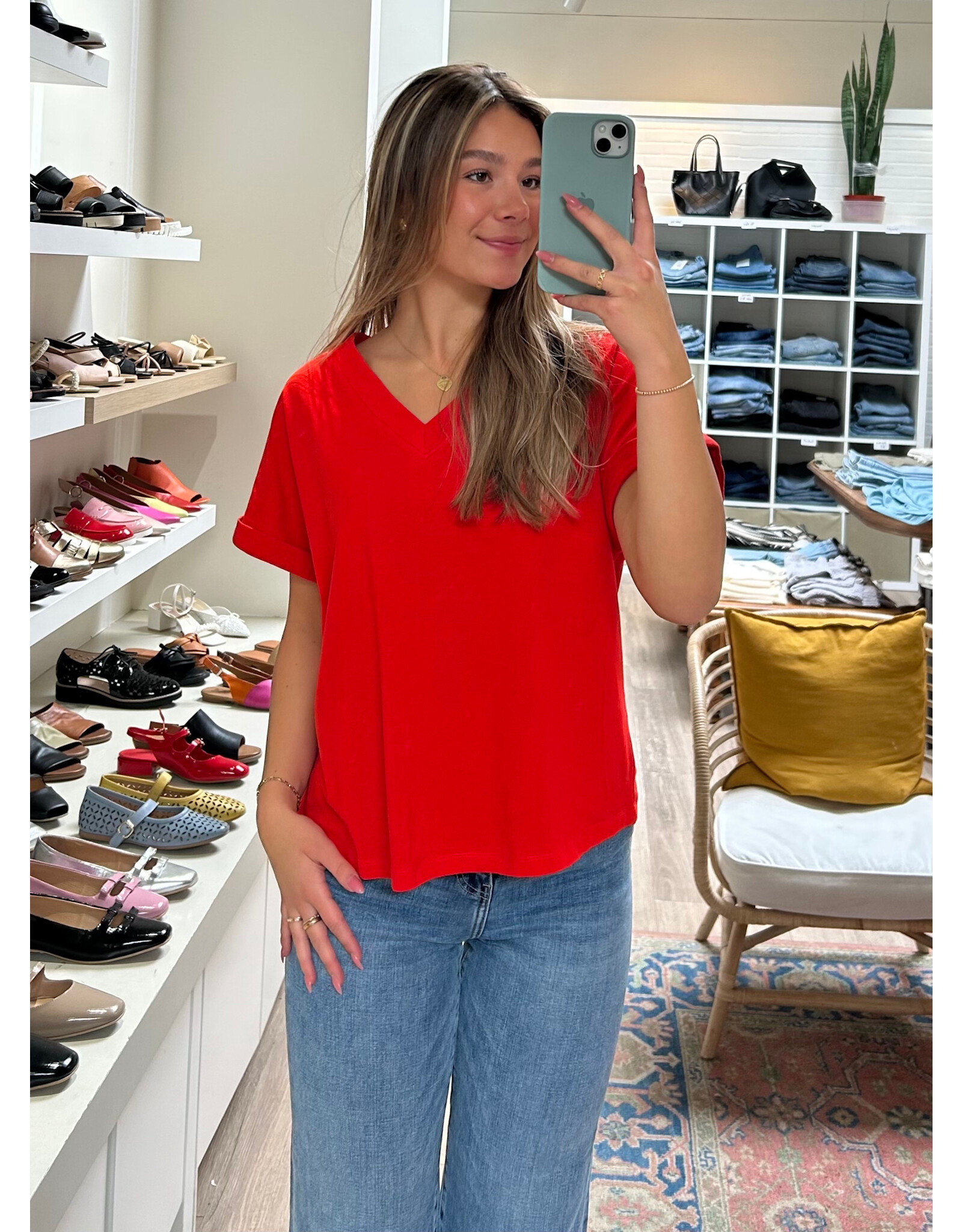 b.young b.young - Pandinna V Neck Tee (Scarlet Flame)