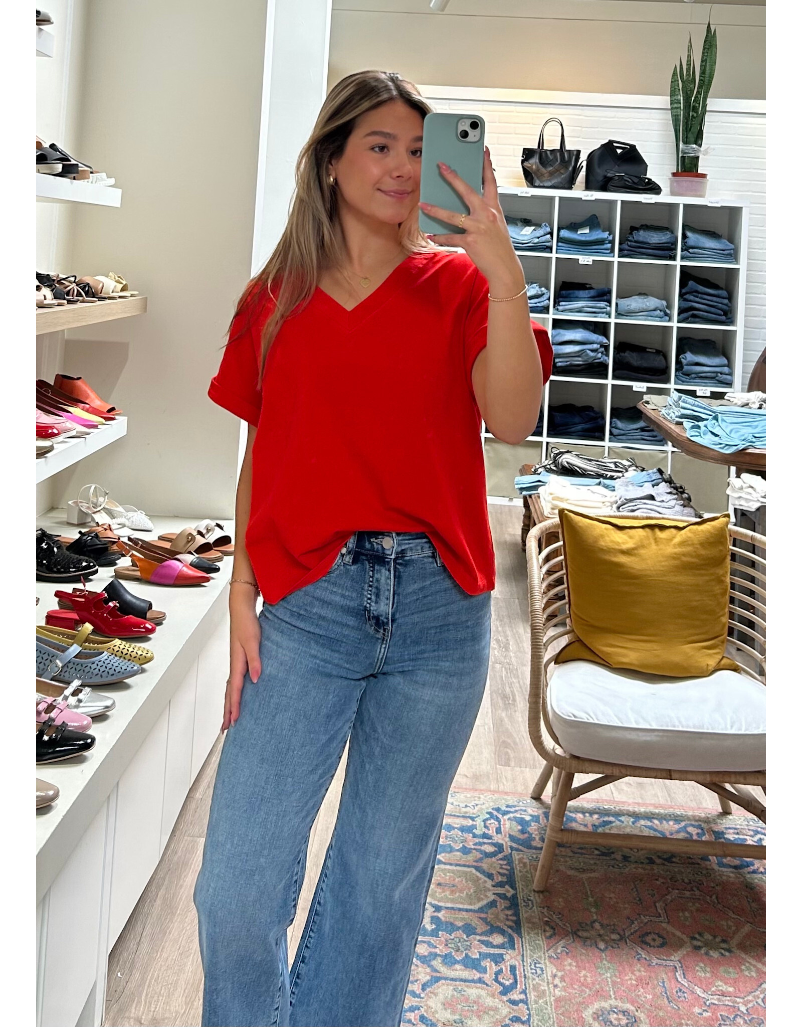 b.young b.young - Pandinna V Neck Tee (Scarlet Flame)
