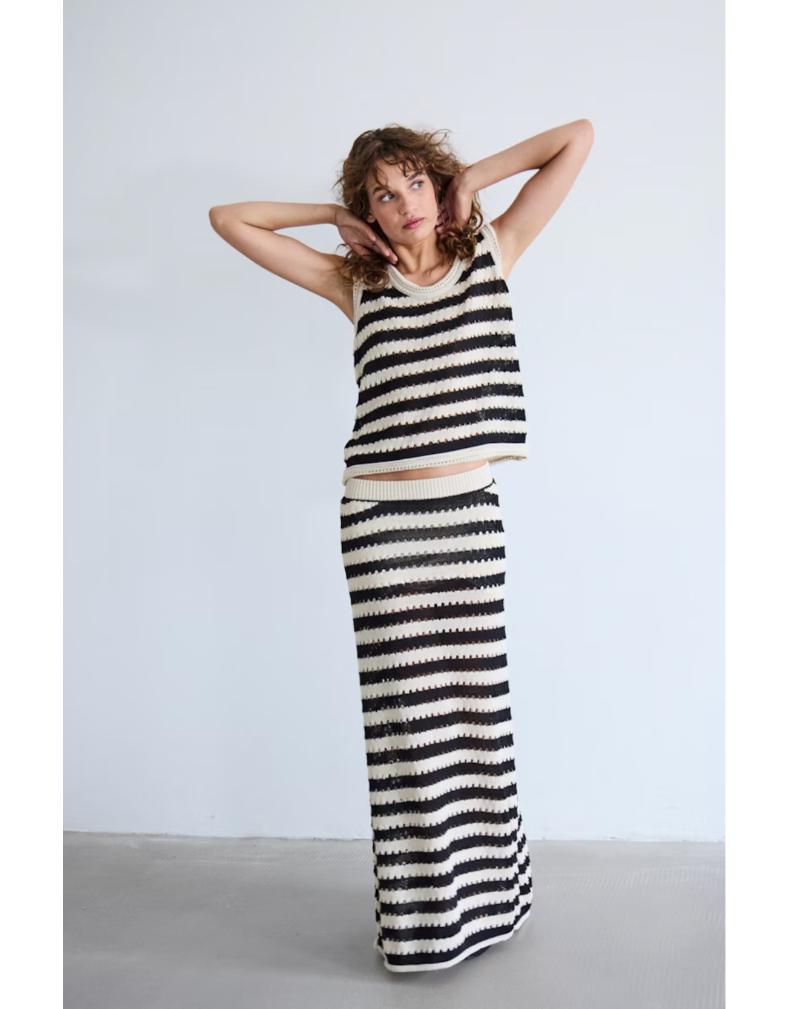ICHI ICHI - Birdis Sleeveless Knit Top (Black / Almond Milk)