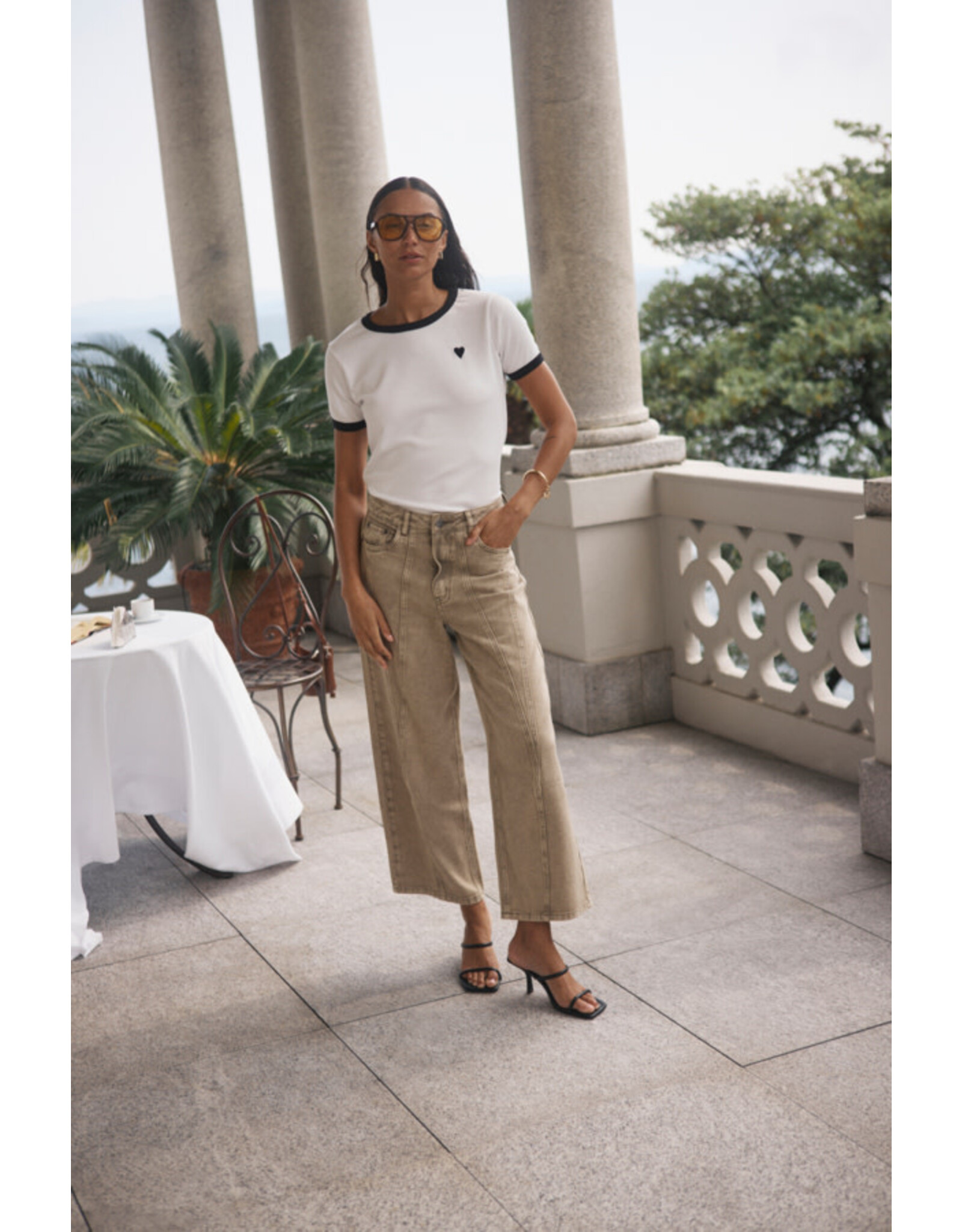 Kaffe Kaffe - Lilian Tee (Chalk / Black Heart)