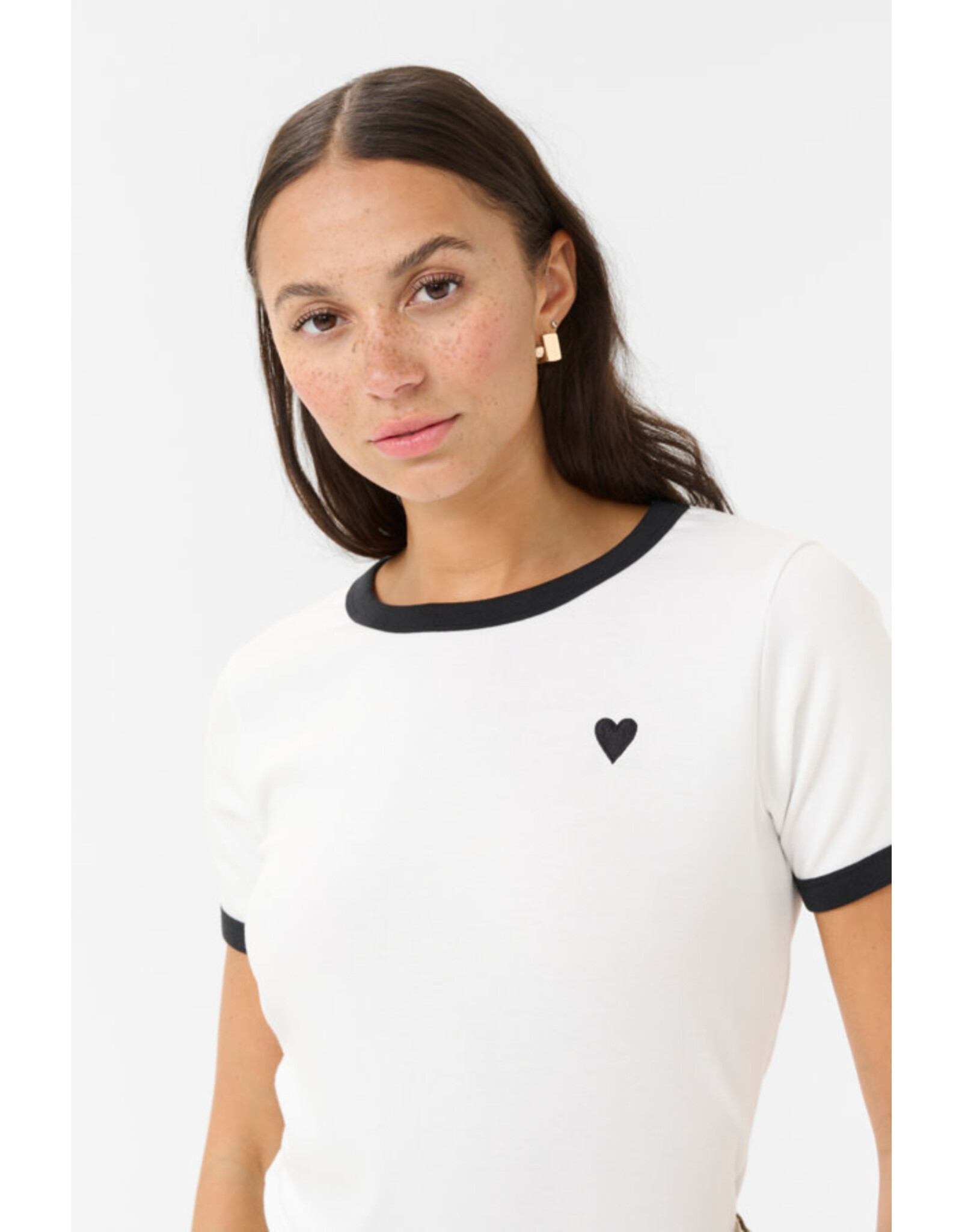 Kaffe Kaffe - Lilian Tee (Chalk / Black Heart)
