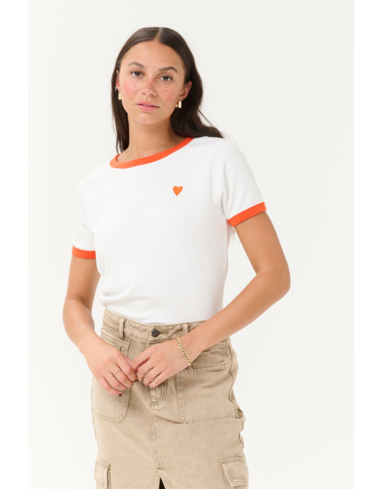 Kaffe Kaffe - Lilian Tee (Chalk / Grenadine)