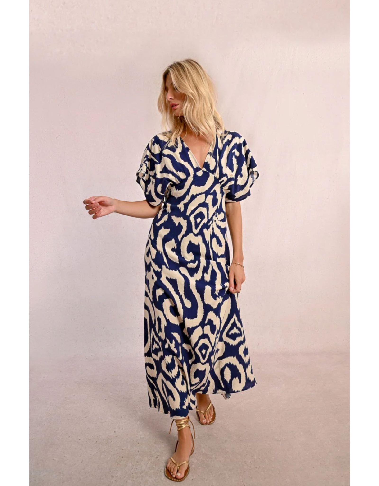 Molly Bracken Molly Bracken - V Neck Long Printed Dress (Navy)