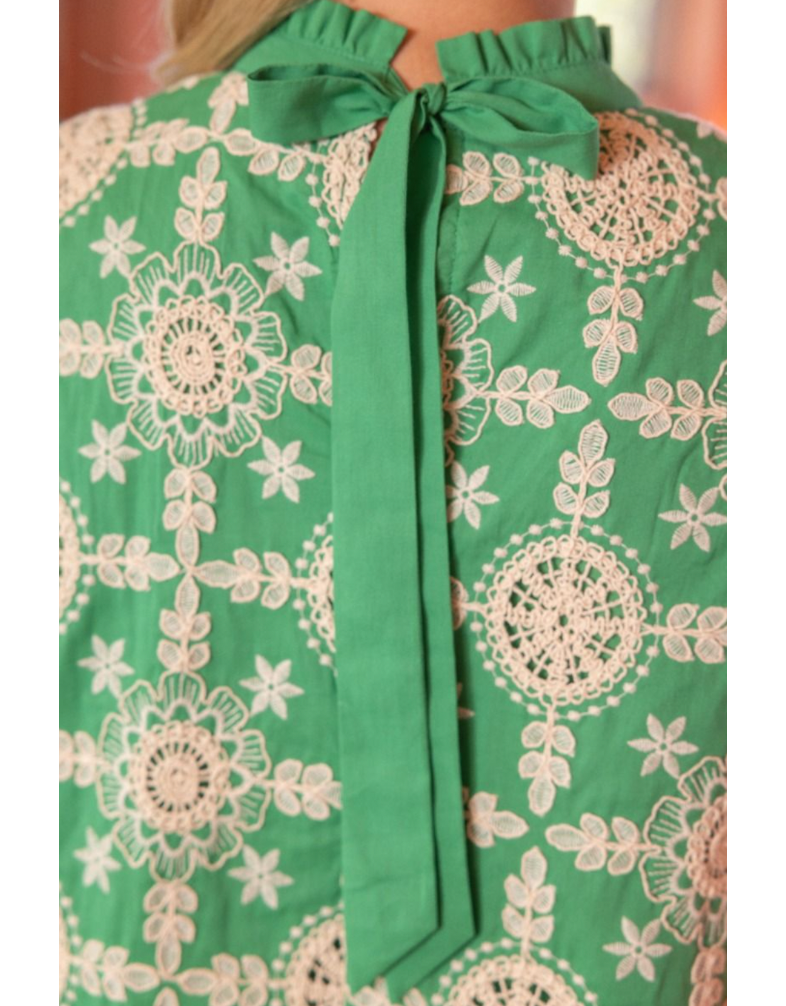 Voy Cotton Embroidered Ruffle Sleeve Back Ribbon Tie Dress (Green)