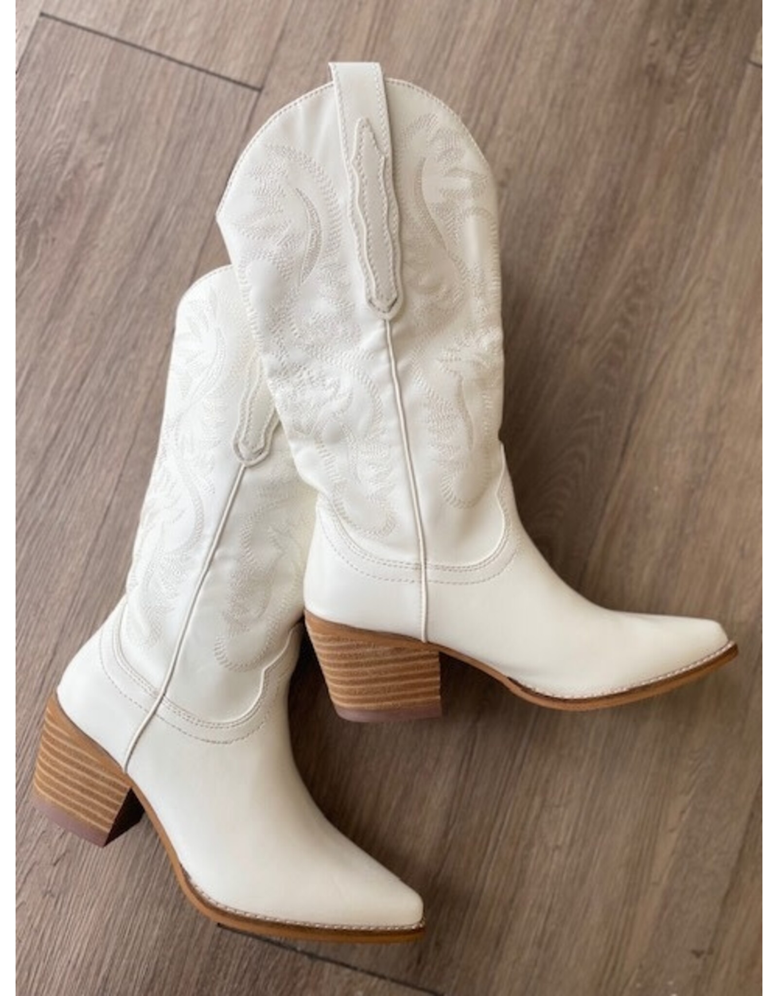 SOTD Hanan western boot (white)