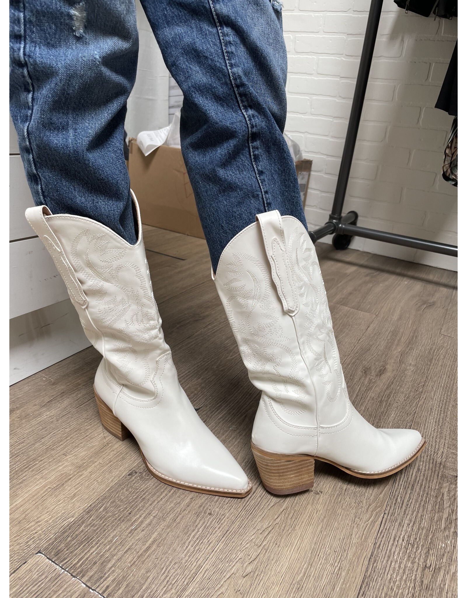 SOTD Hanan western boot (white)