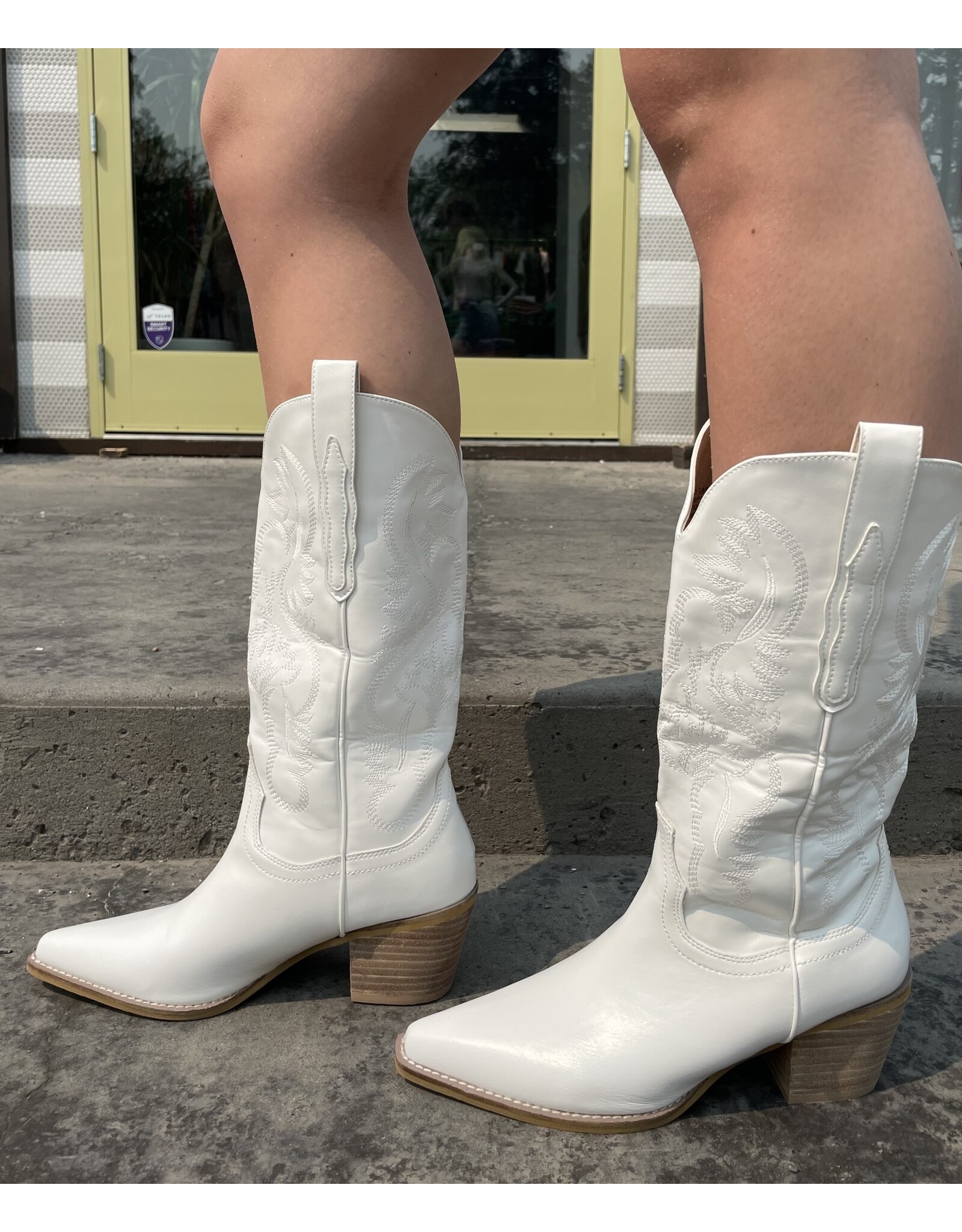 SOTD Hanan western boot (white)