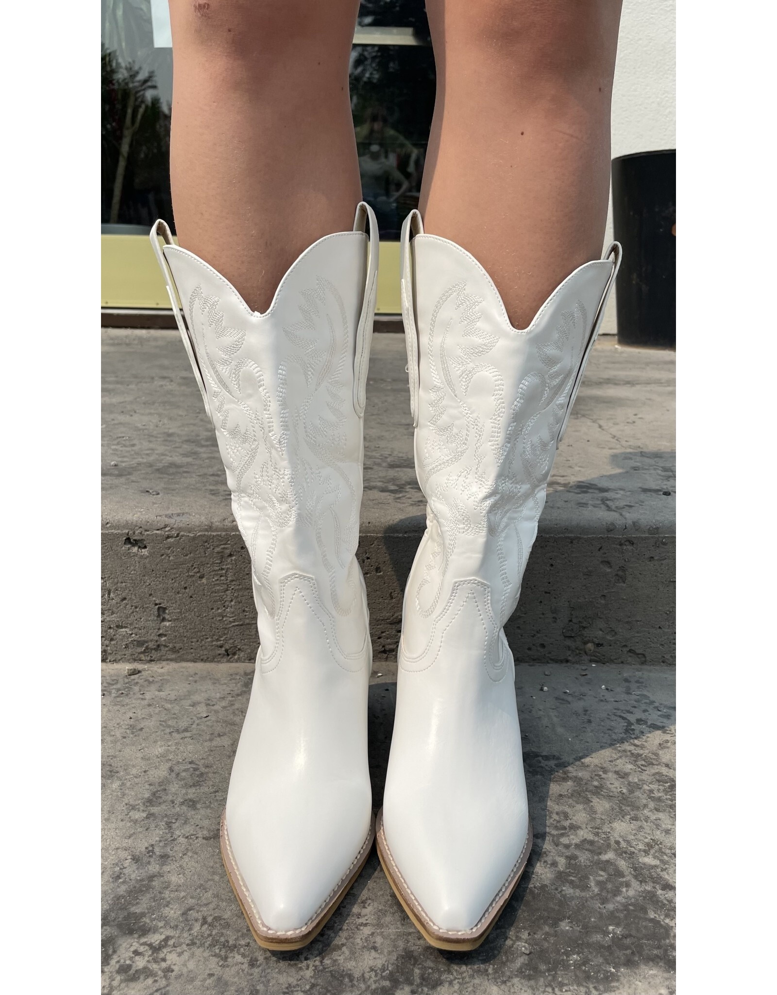 SOTD Hanan western boot (white)