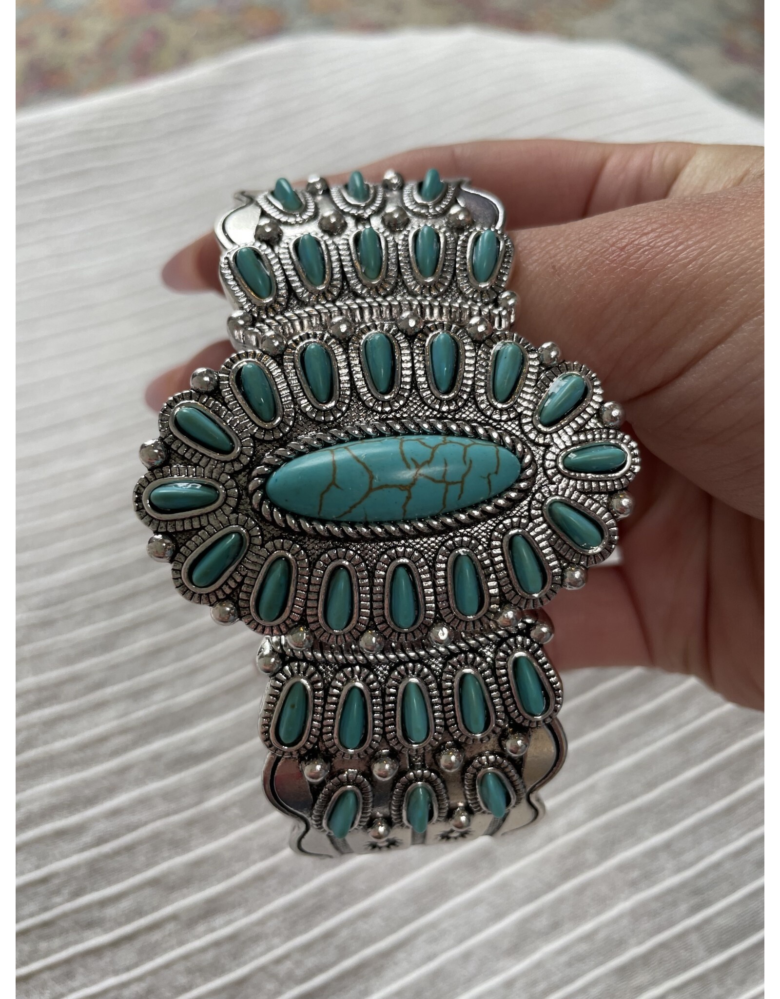 Blandice Turquoise oval cluster stretch bracelet