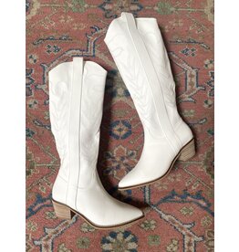 SOTD Mercedes western boot (white)