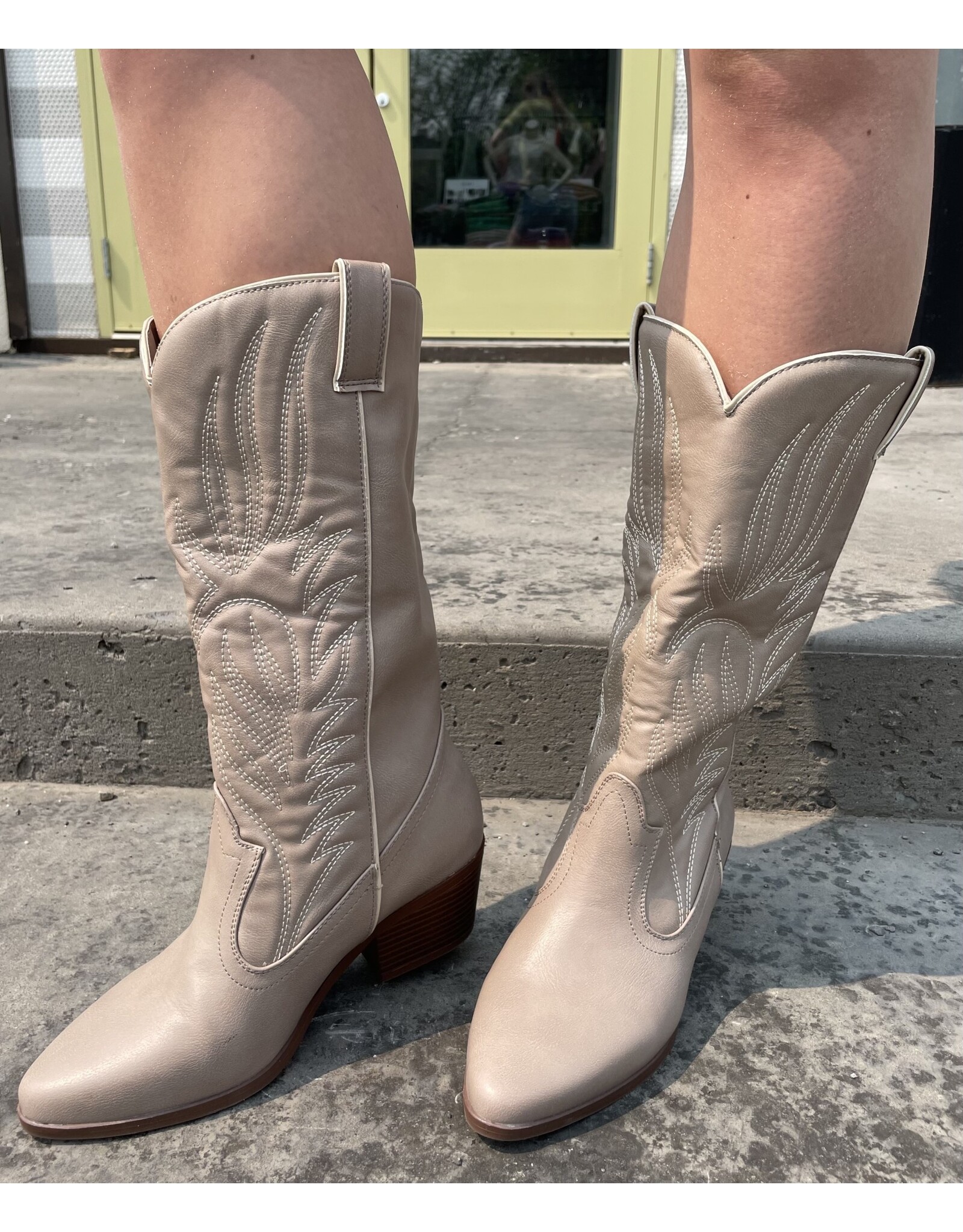 Qupid Montana western boot (taupe)