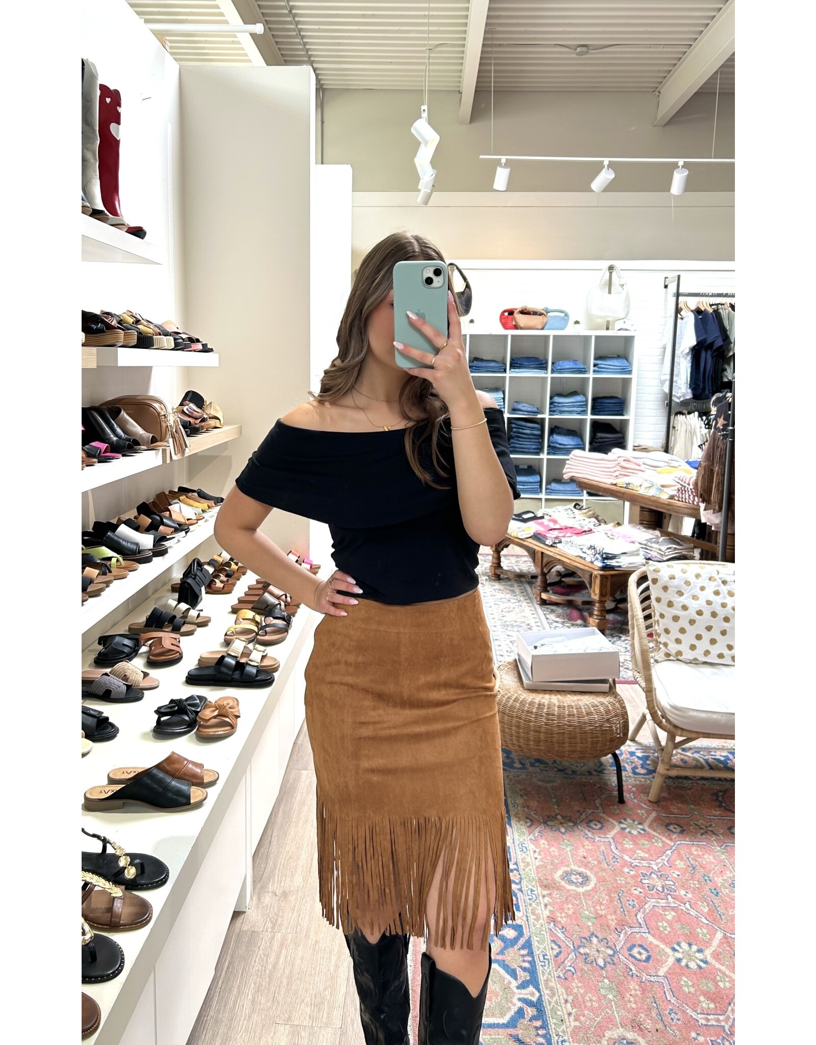 Vocal Vocal - Suede skirt with fringe hem (Camel)