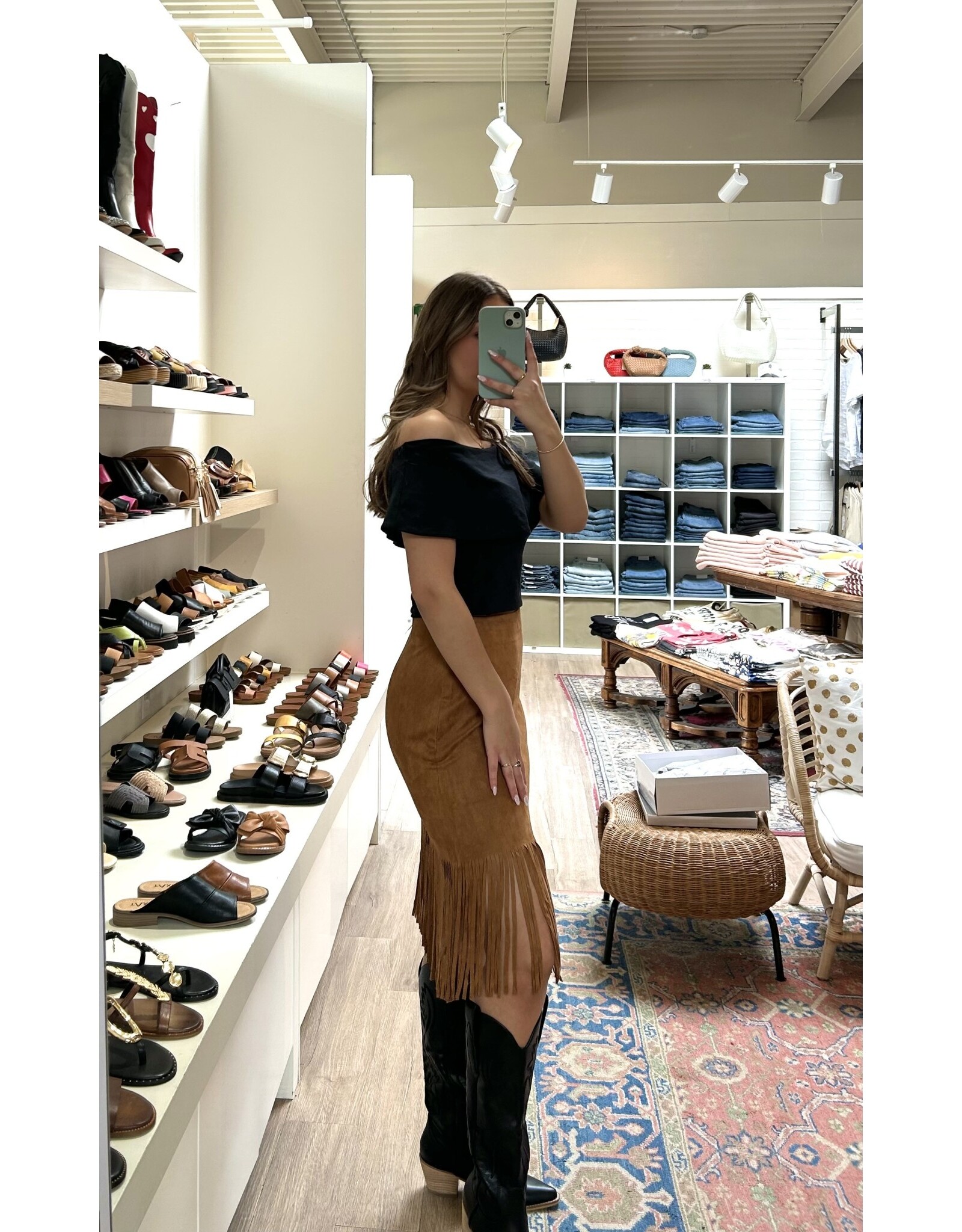 Vocal Vocal - Suede skirt with fringe hem (Camel)