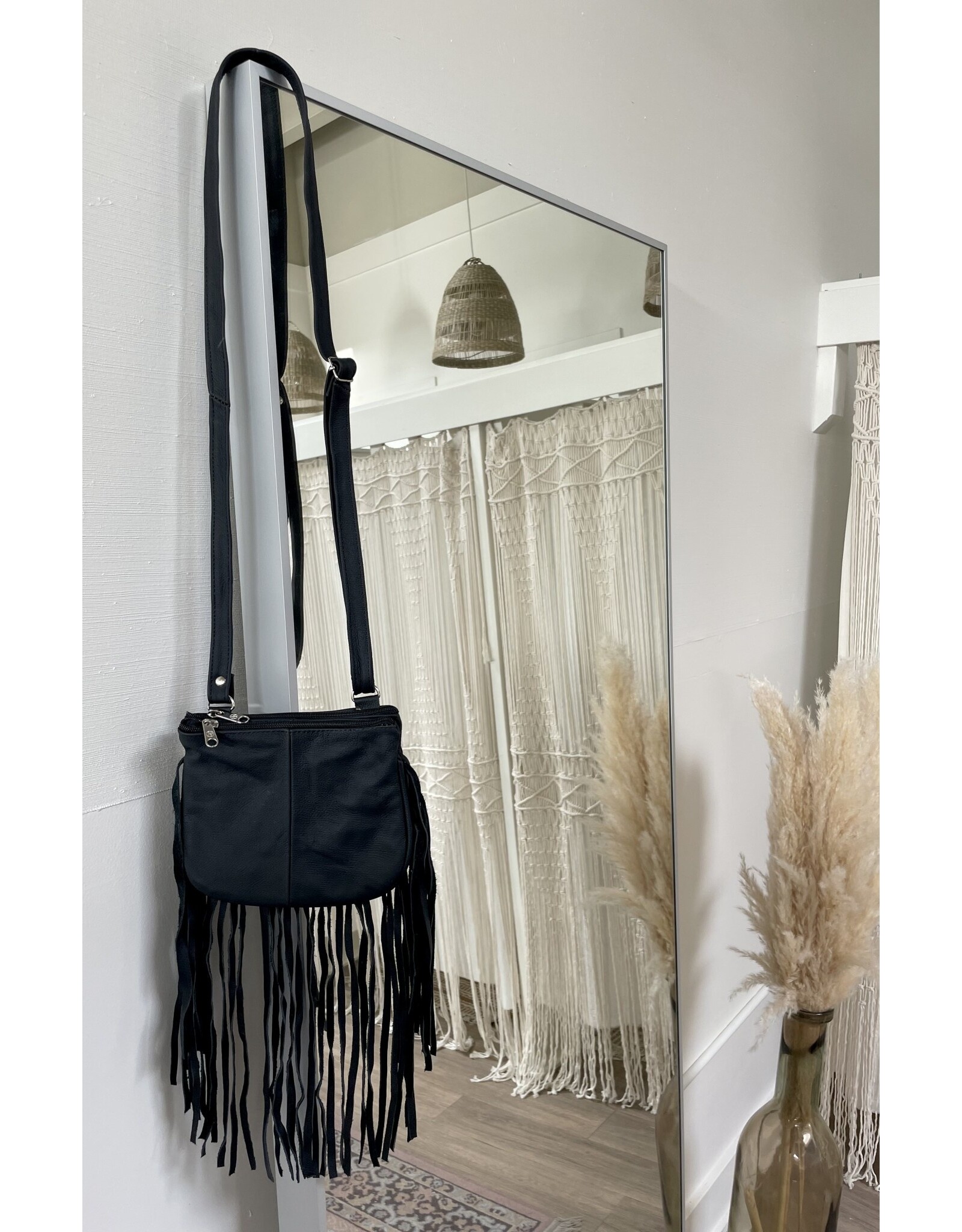 Bo Bags Bo Bags - Mini Leather Crossbody black)