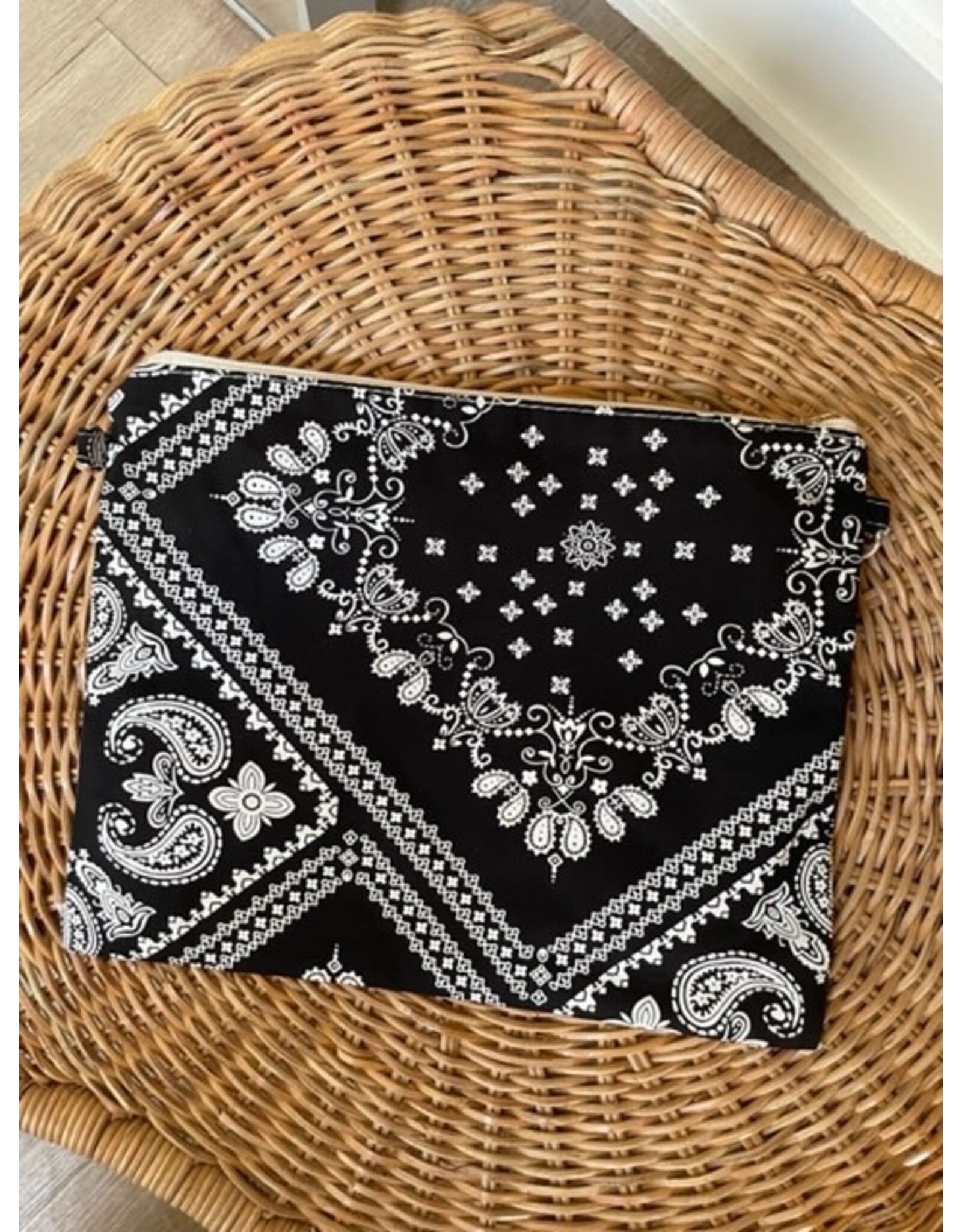 Bo Bags Bo Bags - Bandana Canvas Clutch/Crossbody