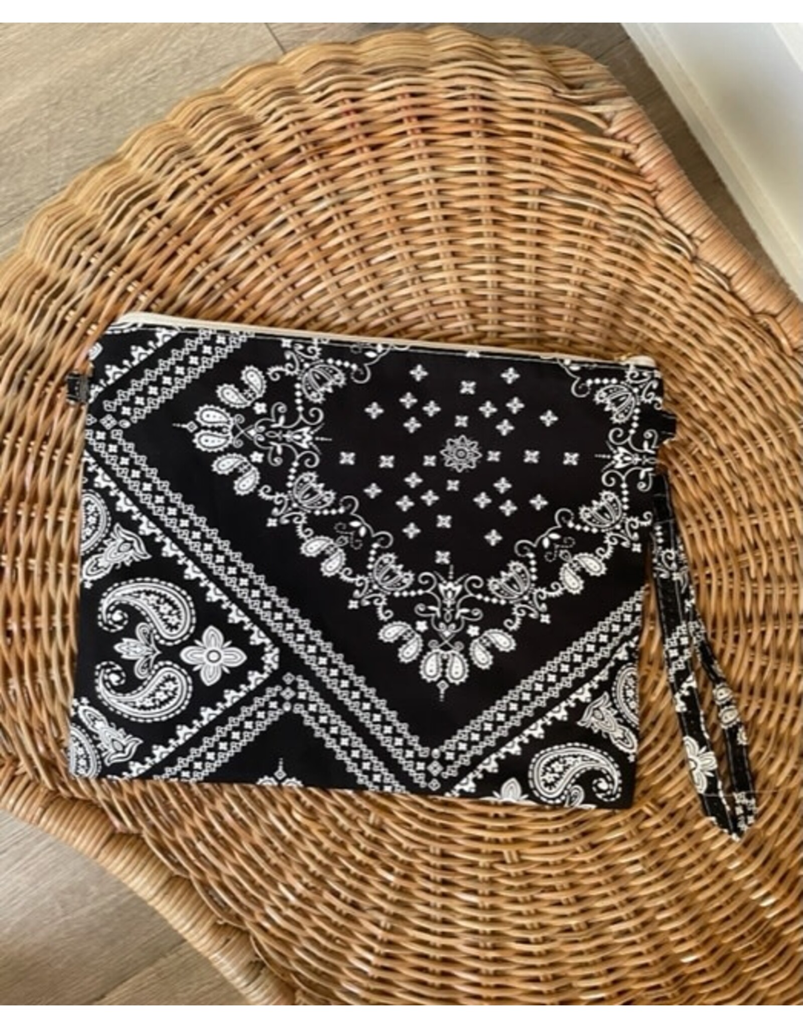 Bo Bags Bo Bags - Bandana Canvas Clutch/Crossbody