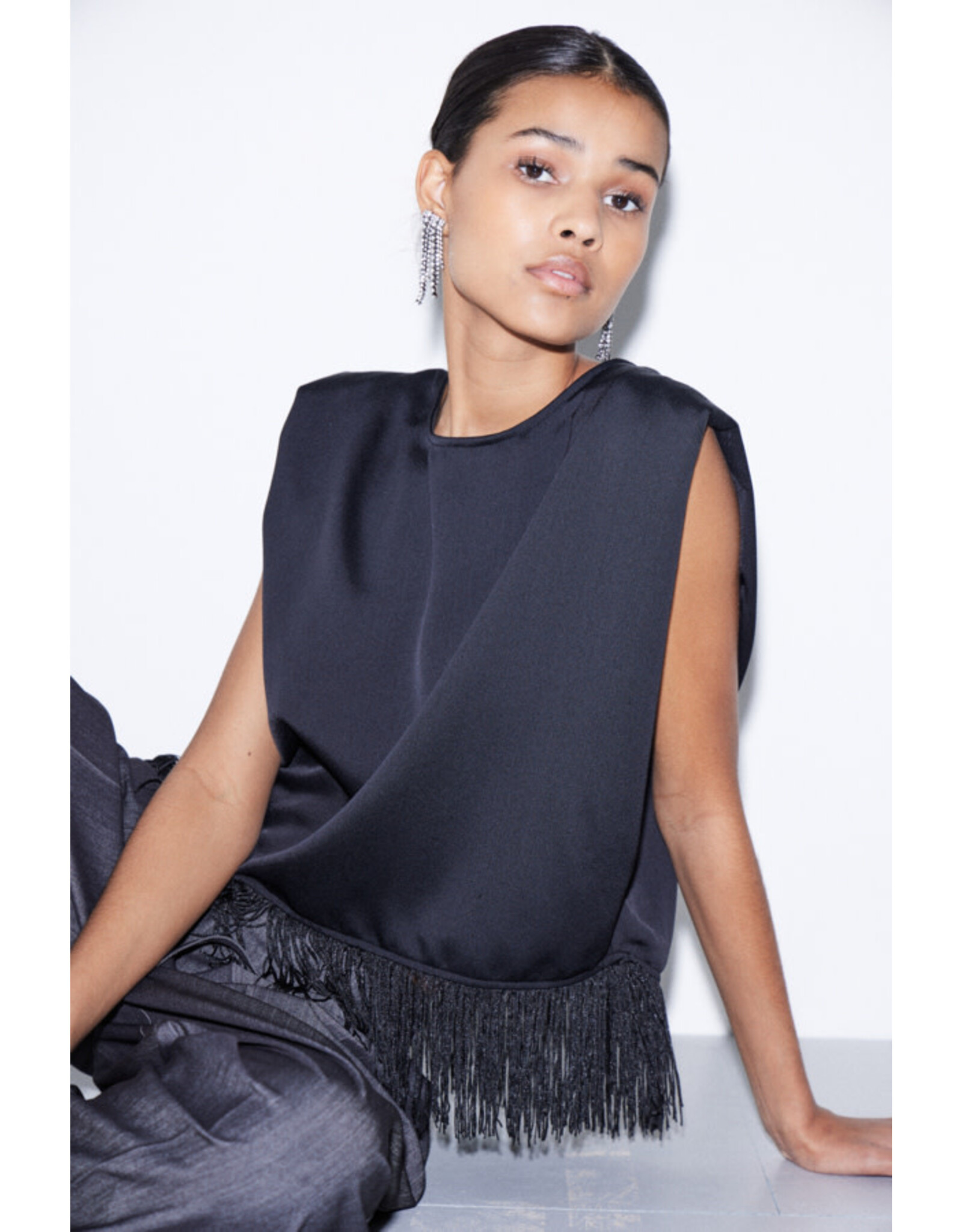 ICHI ICHI - Ricco Sleeveless Top (Black)