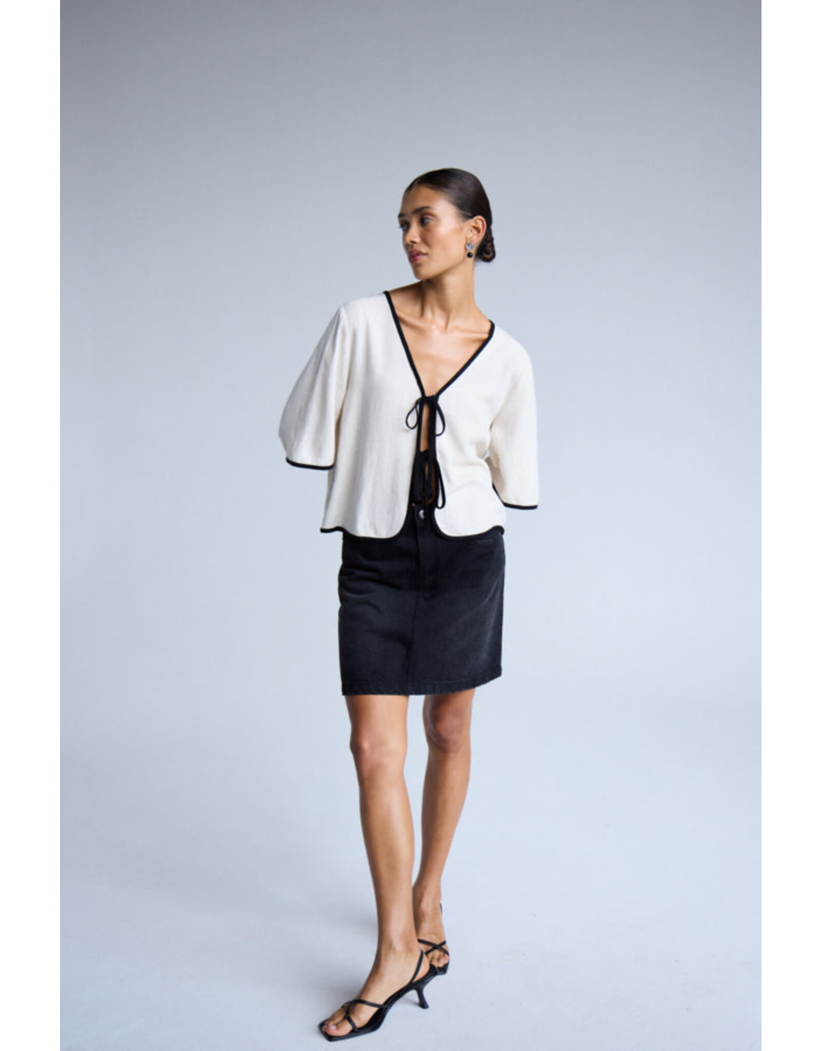 ICHI ICHI - Veny Skirt (Washed Black)