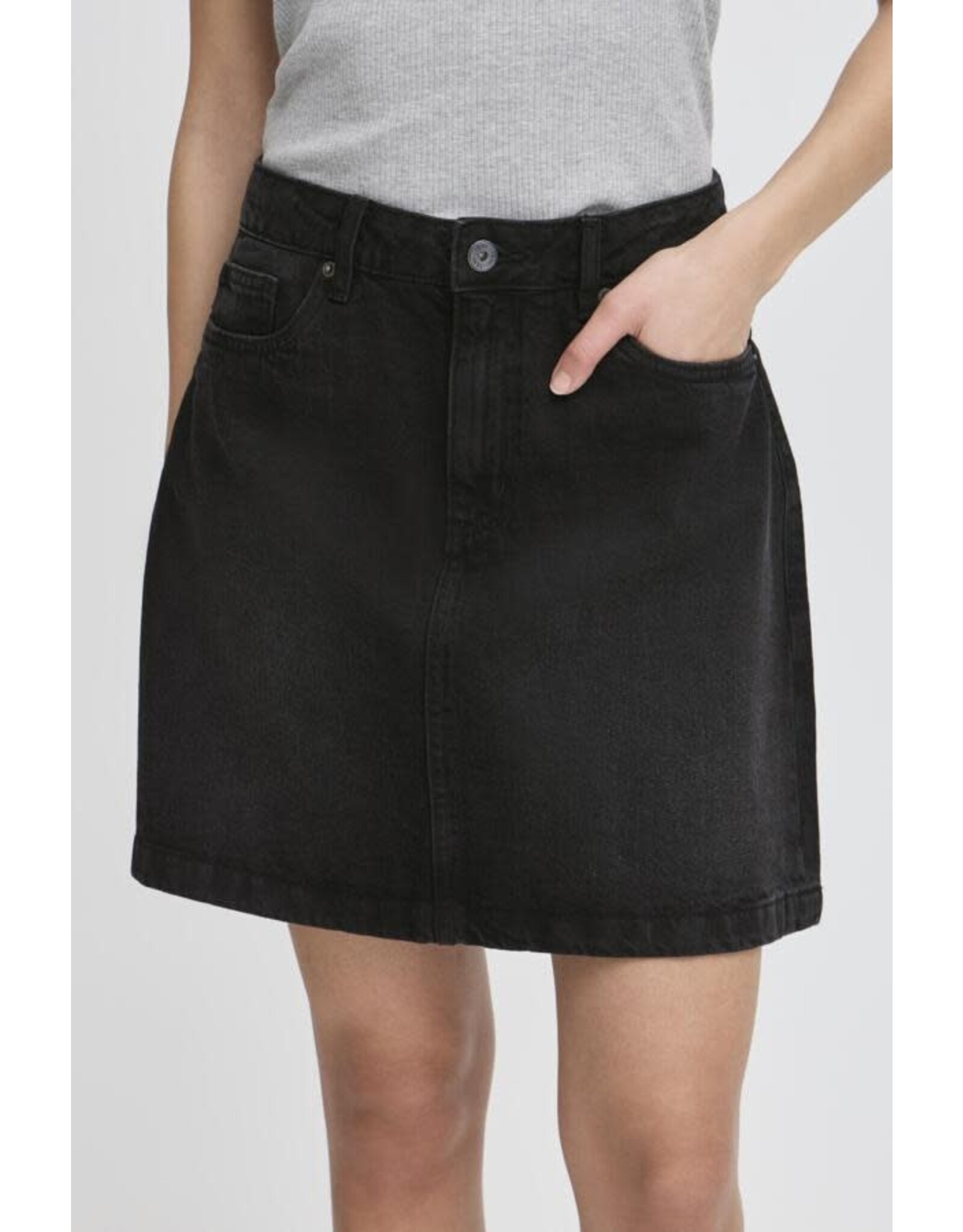 ICHI ICHI - Veny Skirt (Washed Black)