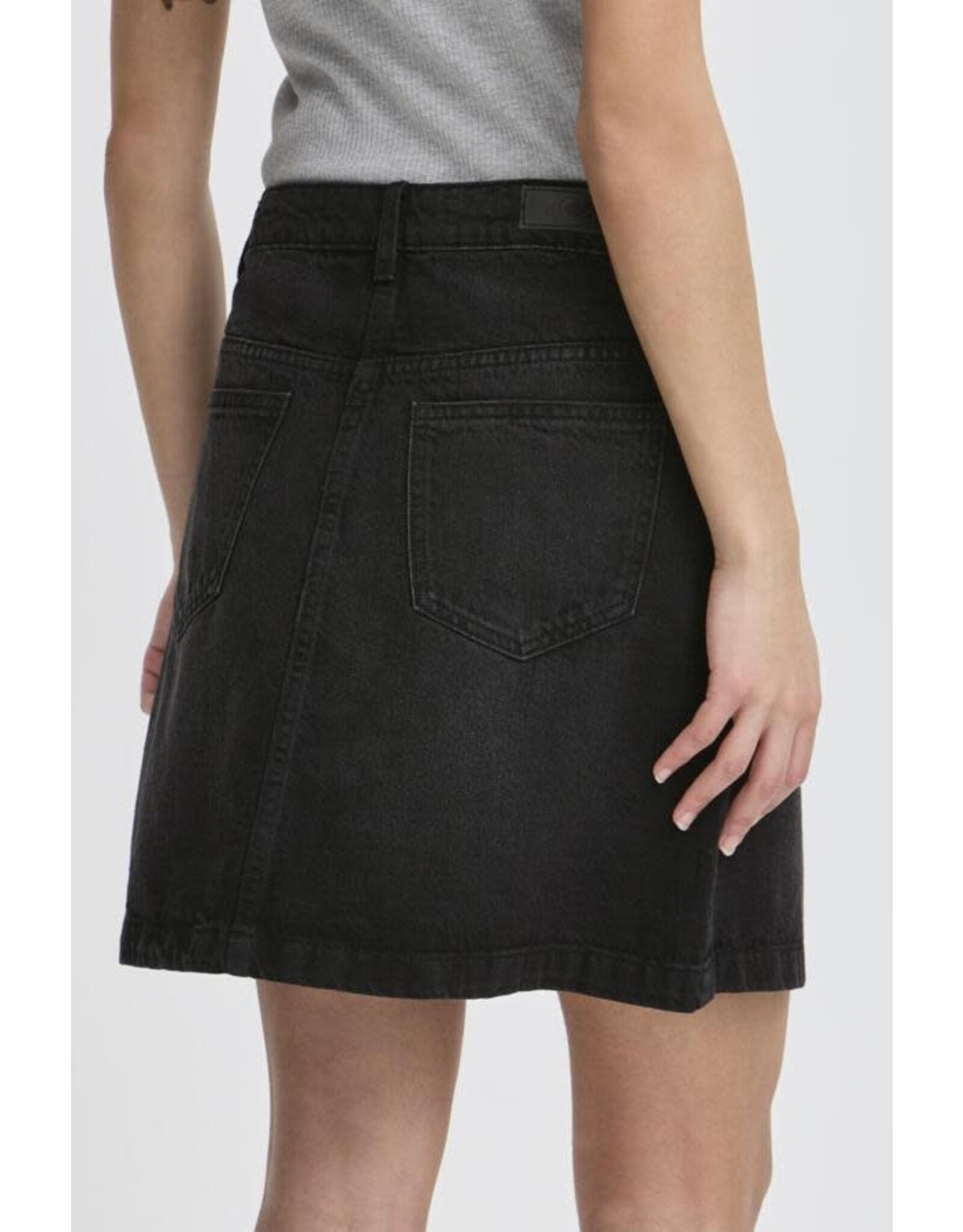 ICHI ICHI - Veny Skirt (Washed Black)