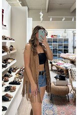 Vocal Vocal - Suede vest with tiers of fringe and rings (Camel)