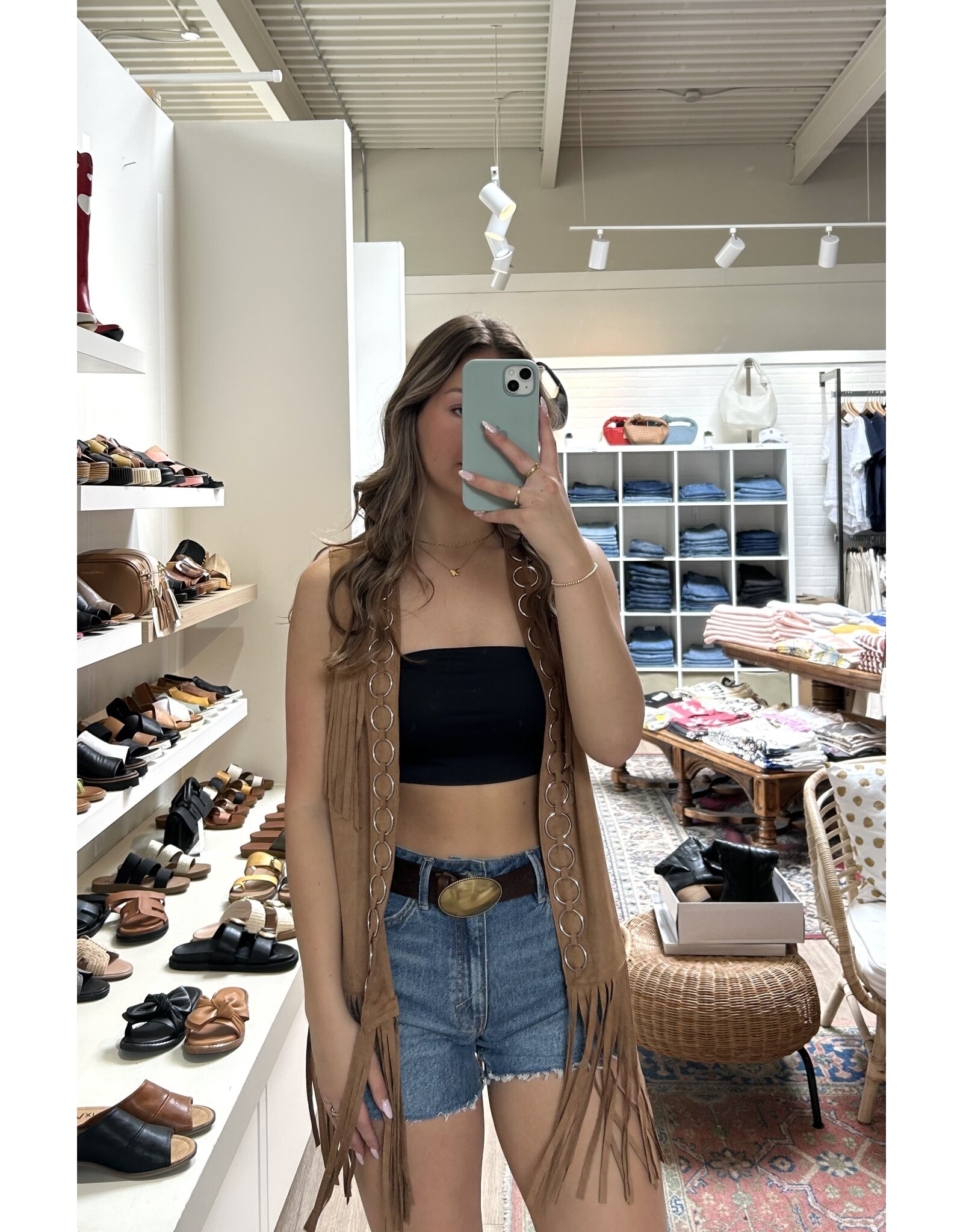 Vocal Vocal - Suede vest with tiers of fringe and rings (Camel)