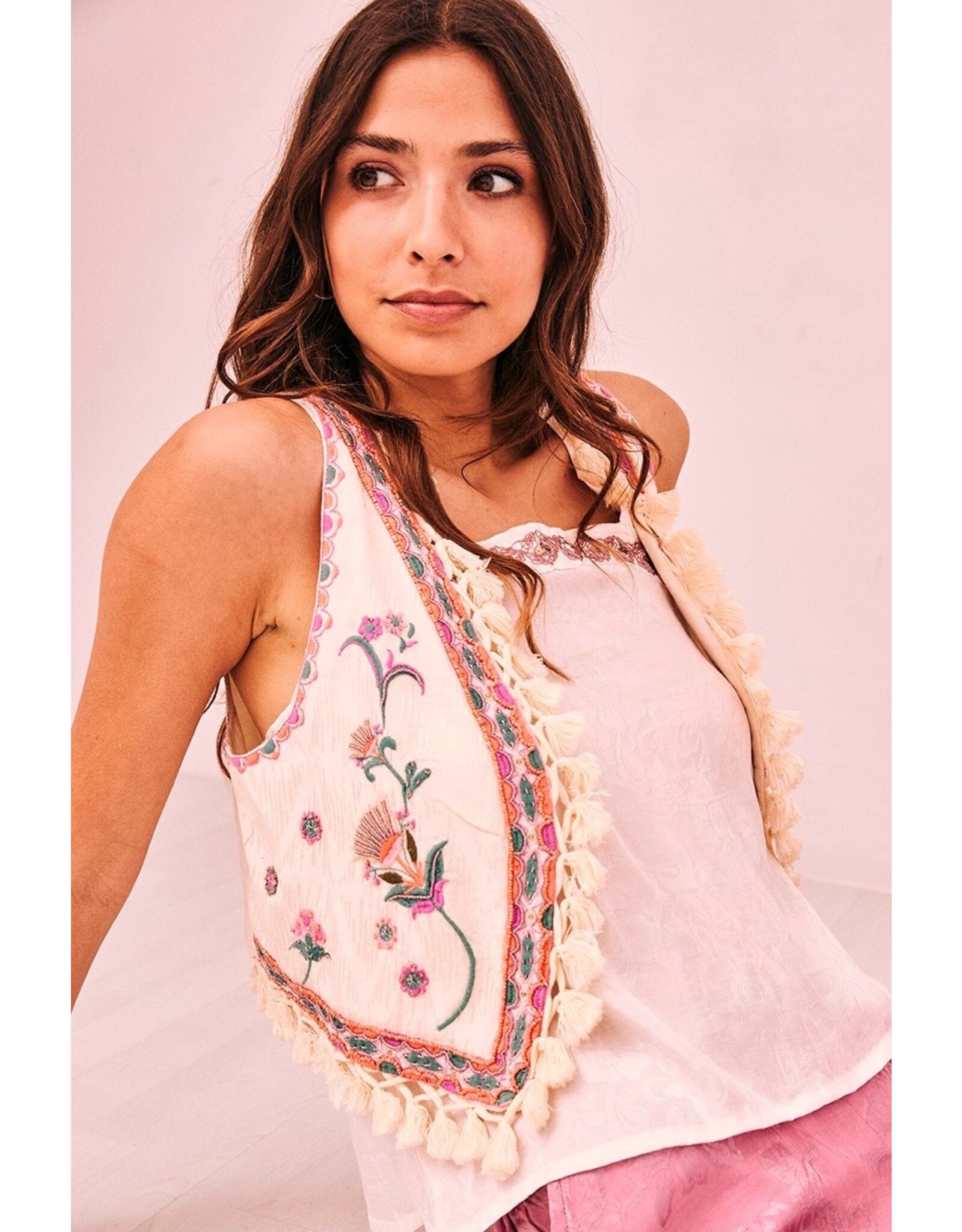 NKN Barcelona NKN Barcelona - Drea Boho Bloom Embroidered Fringe Vest (Ivory)