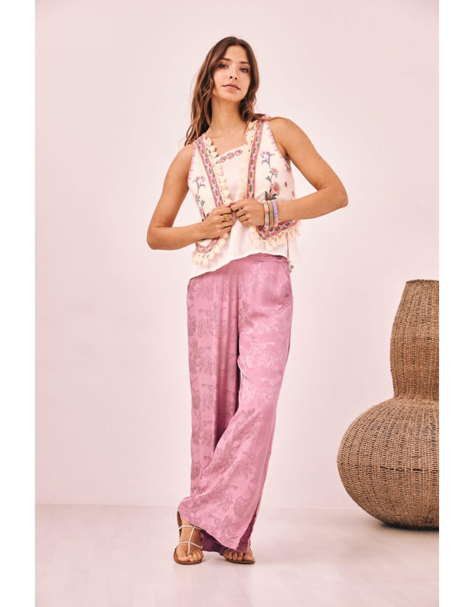 NKN Barcelona NKN Barcelona - Drea Boho Bloom Embroidered Fringe Vest (Ivory)