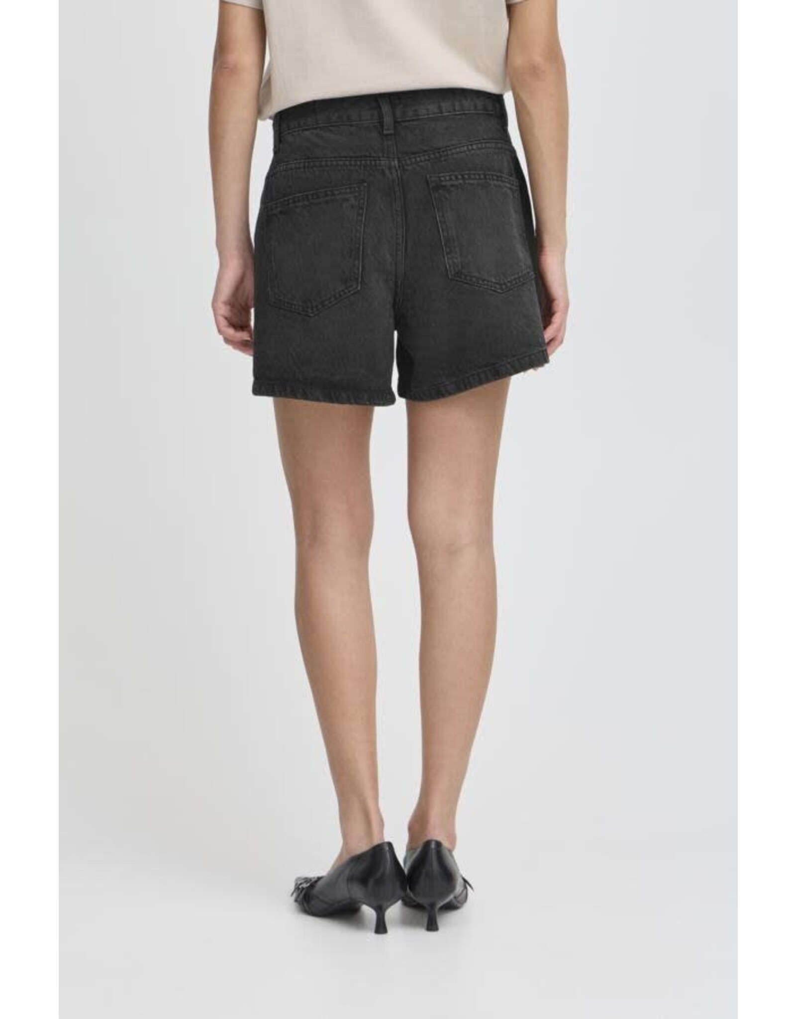 ICHI ICHI - Veny Shorts (Washed Black)