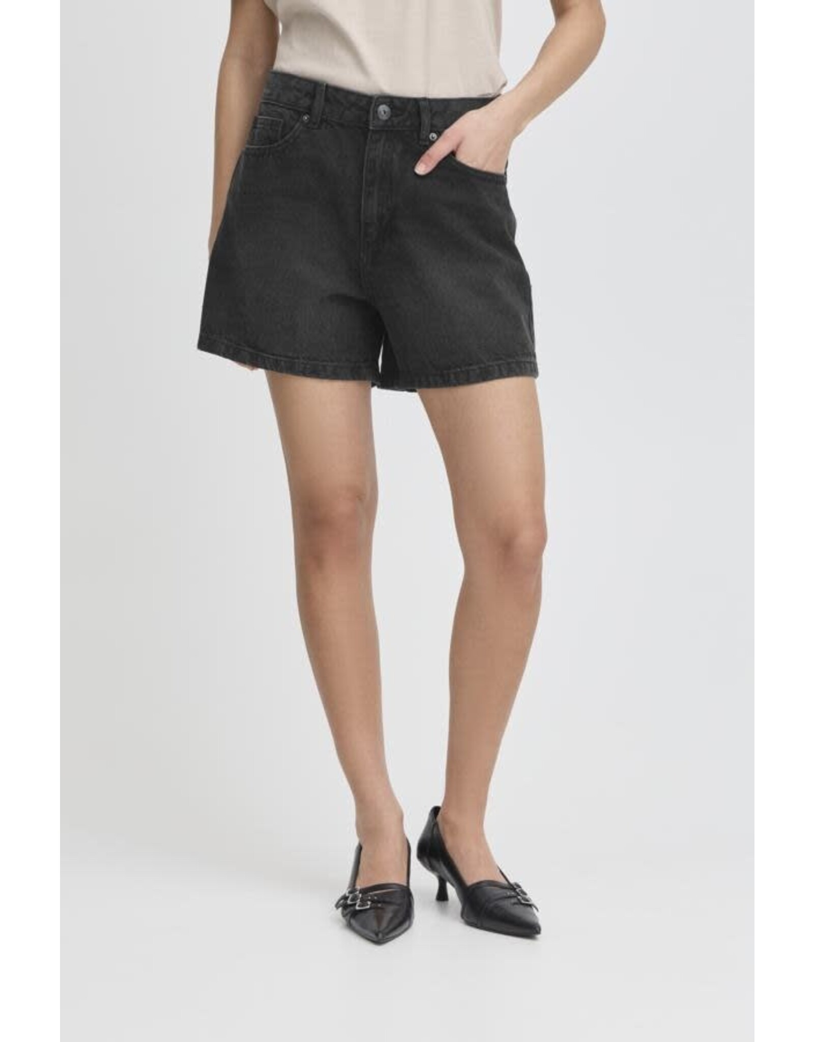 ICHI ICHI - Veny Shorts (Washed Black)