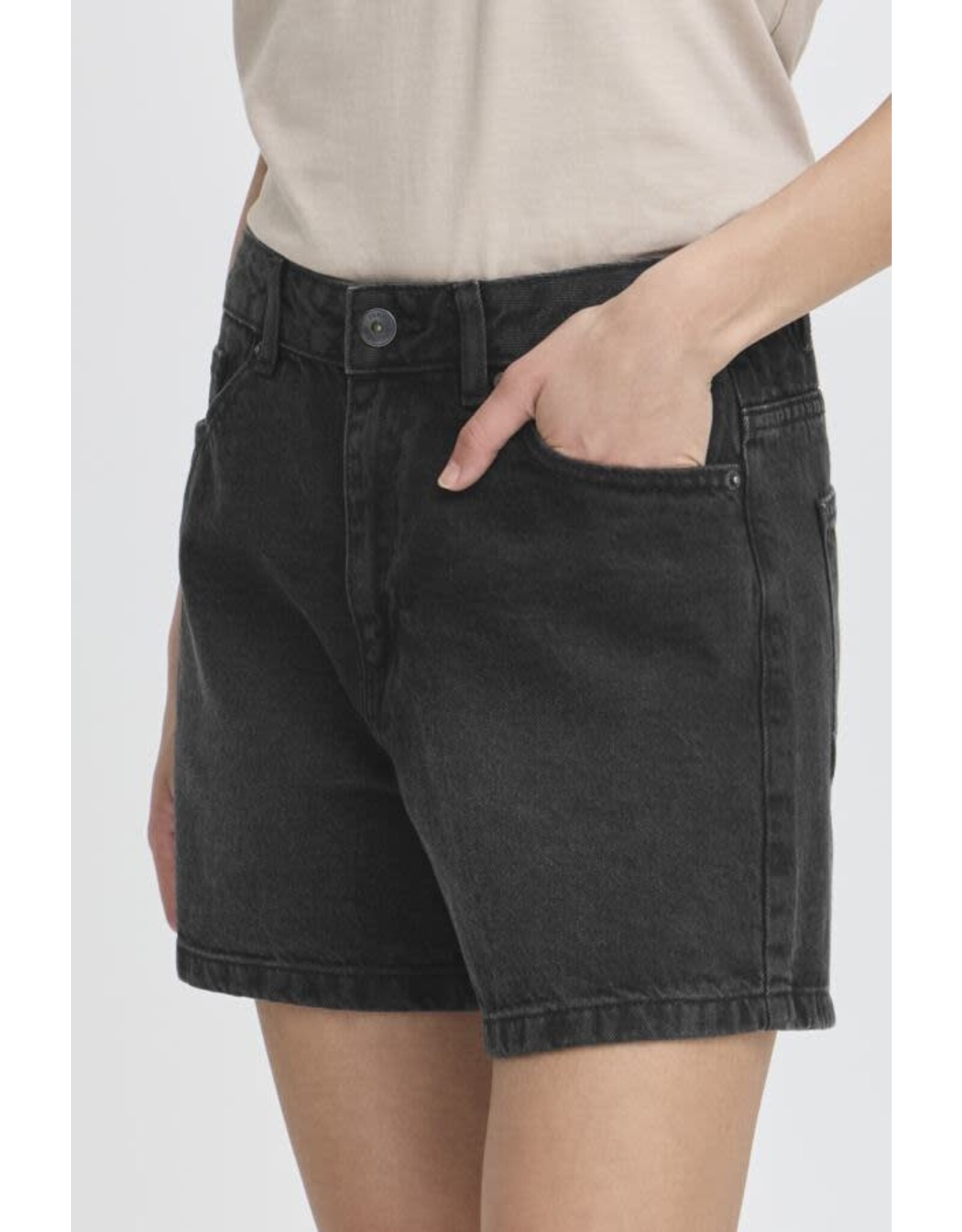 ICHI ICHI - Veny Shorts (Washed Black)