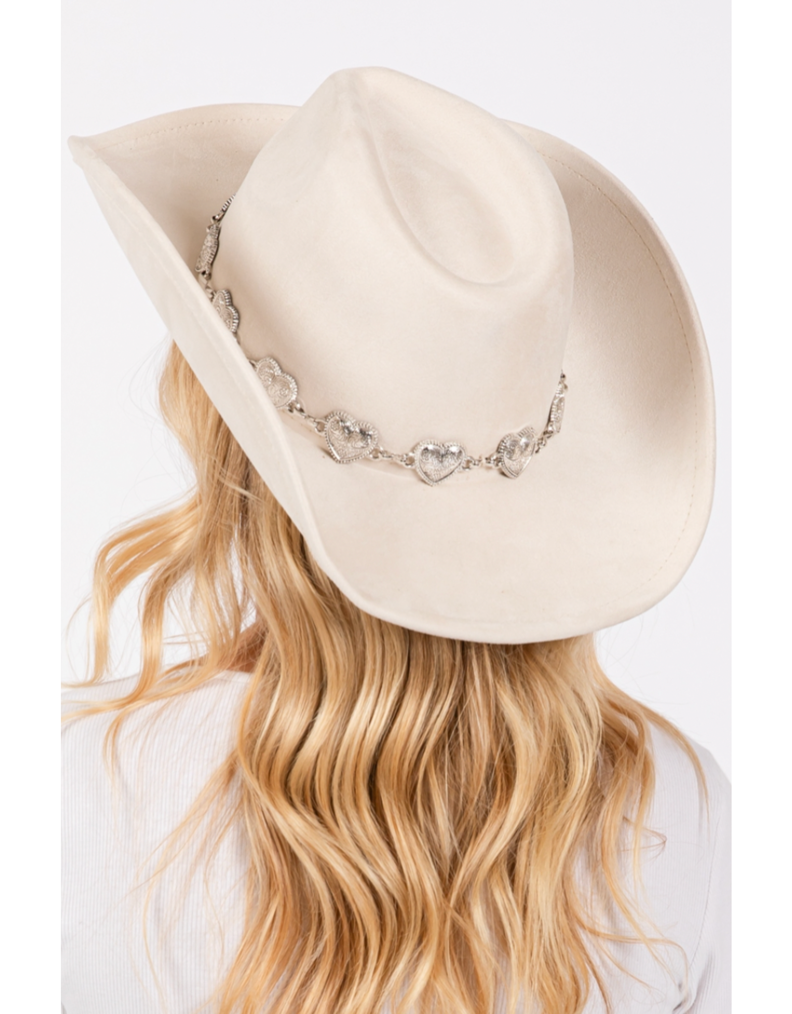 Fame Accessories Engraved Heart Charms Band Cowboy Hat (Ivory)