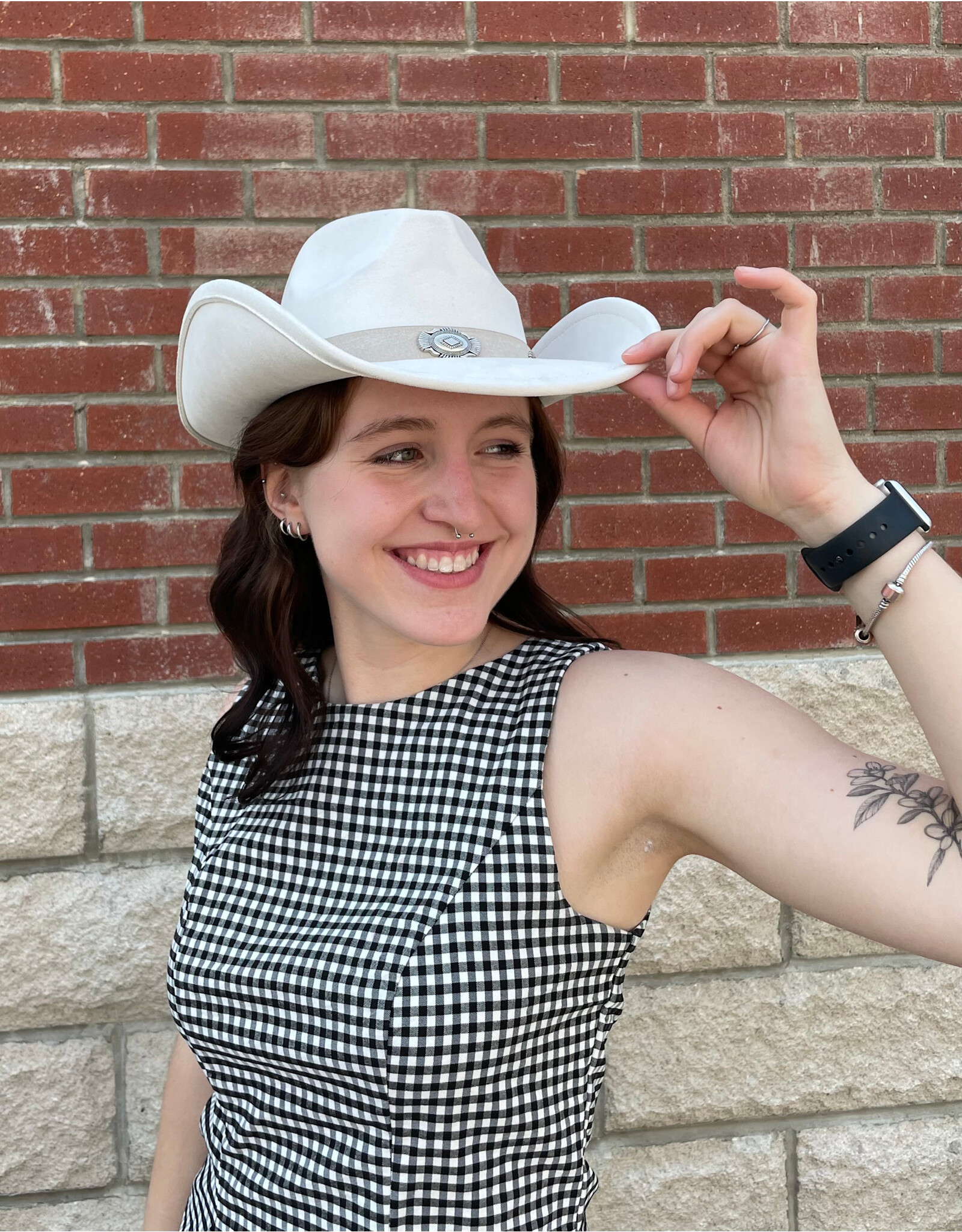 Fame Accessories Studded Ribbon Strap Western Cowboy Hat (Ivory)