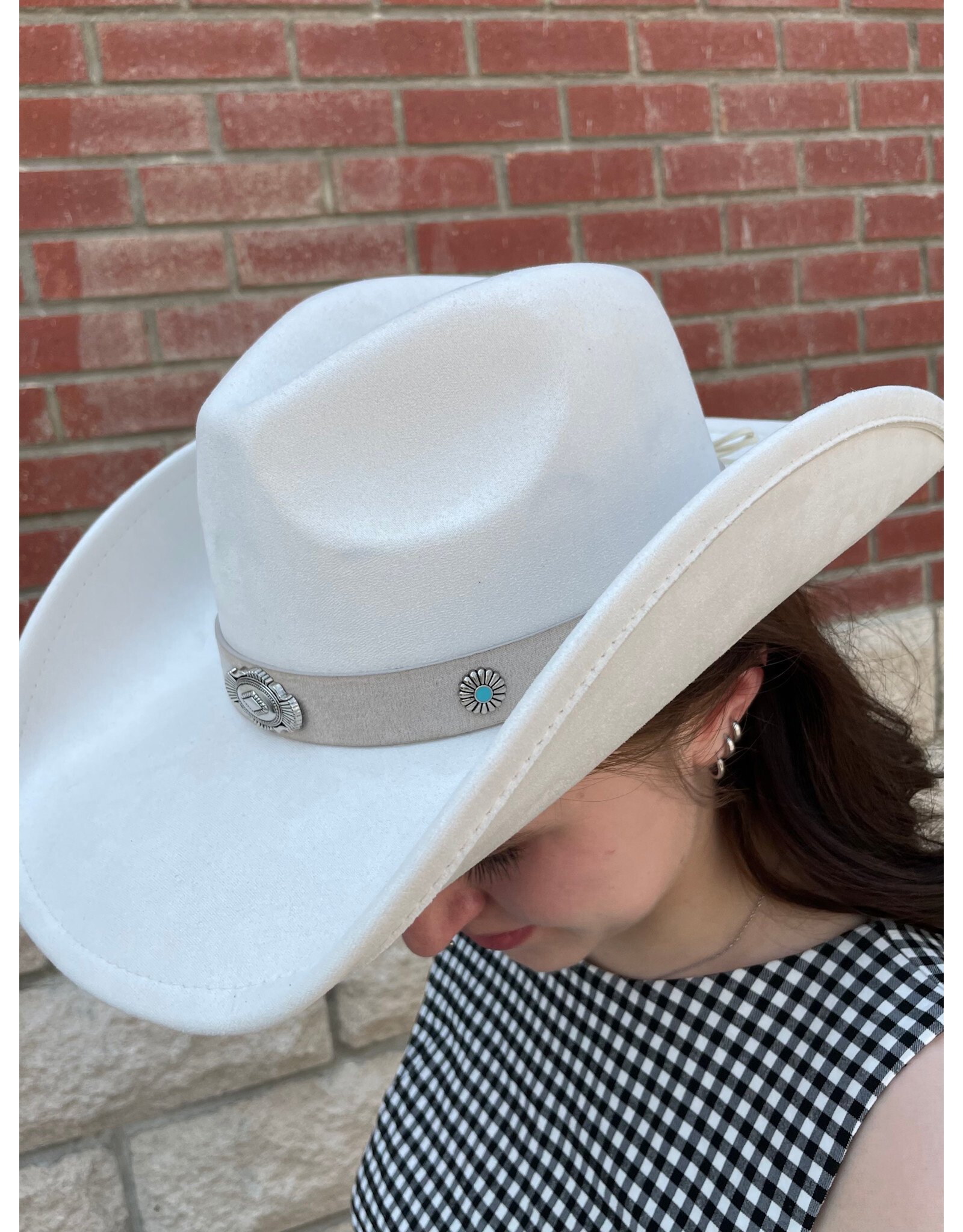 Fame Accessories Studded Ribbon Strap Western Cowboy Hat (Ivory)