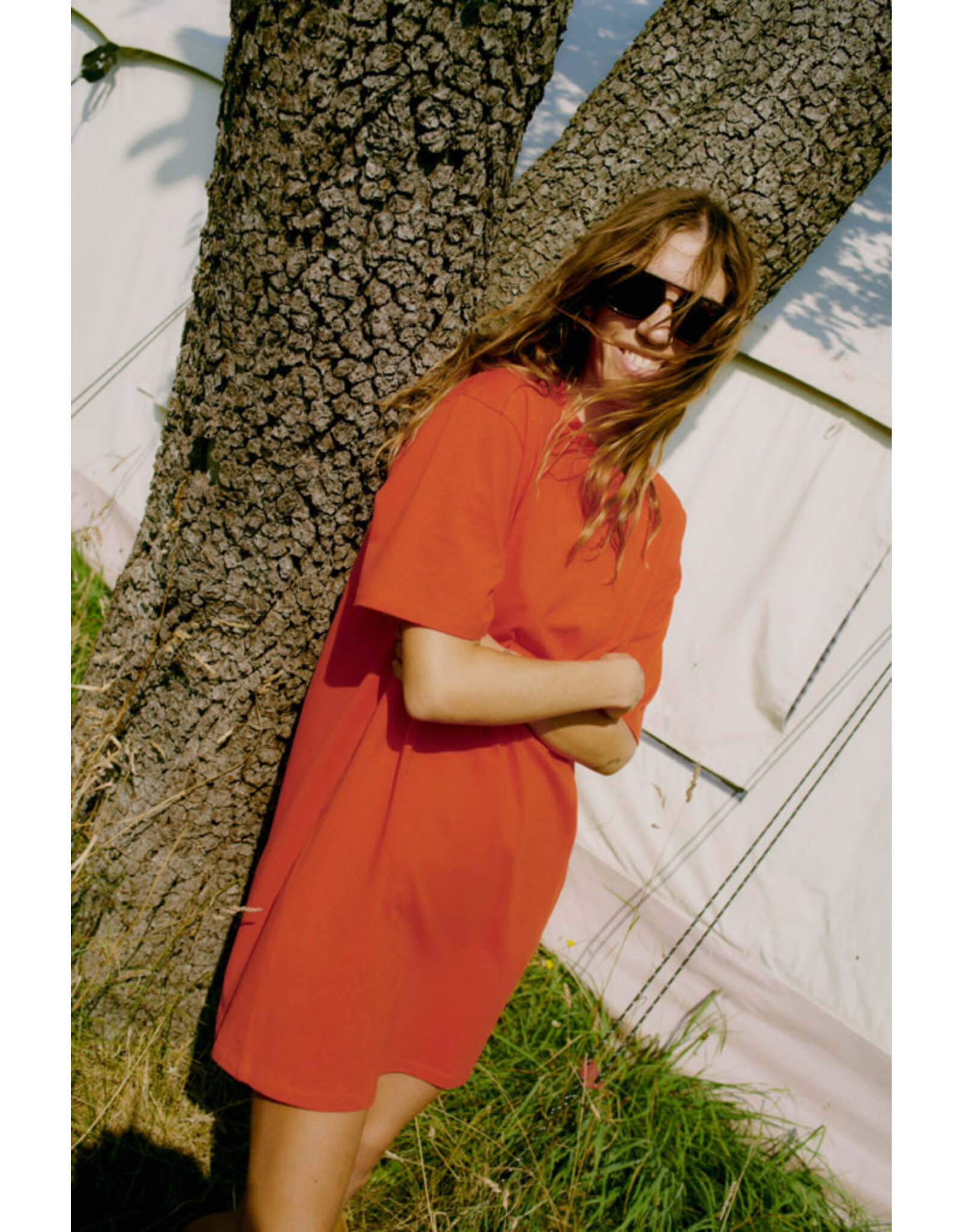 b.young b.young - Pandinna T Shirt Dress (Scarlet Flame)