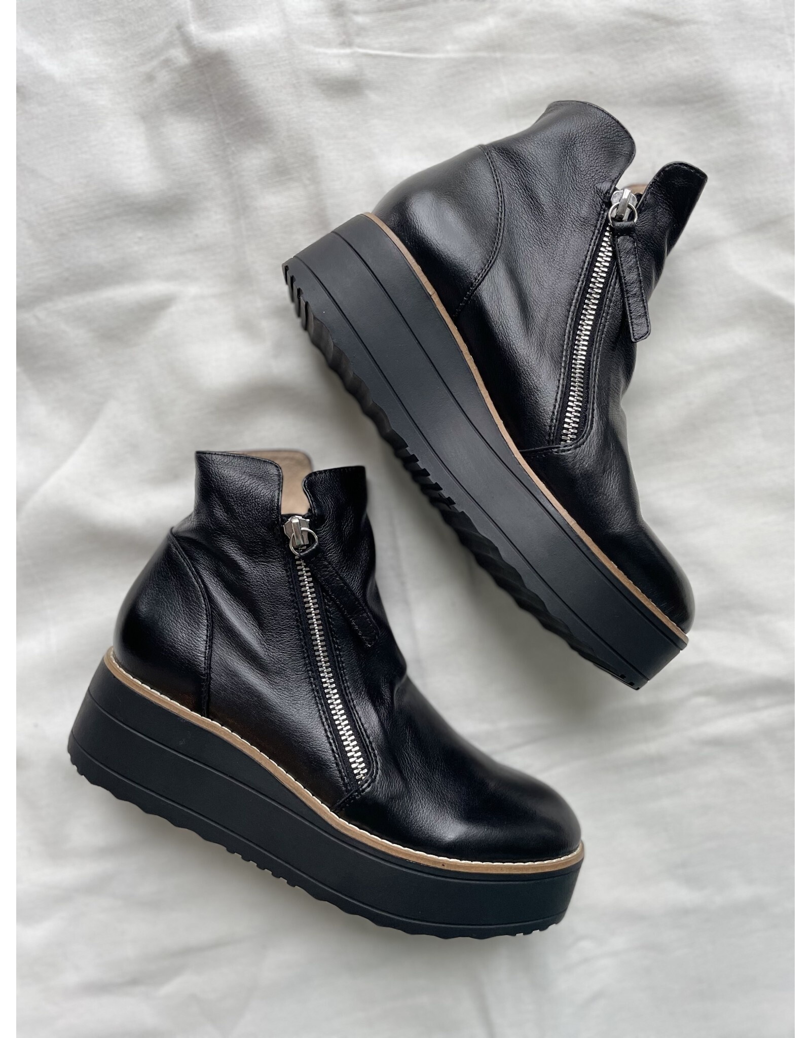 Django and Juliette Django & Juliette - Nene (black)