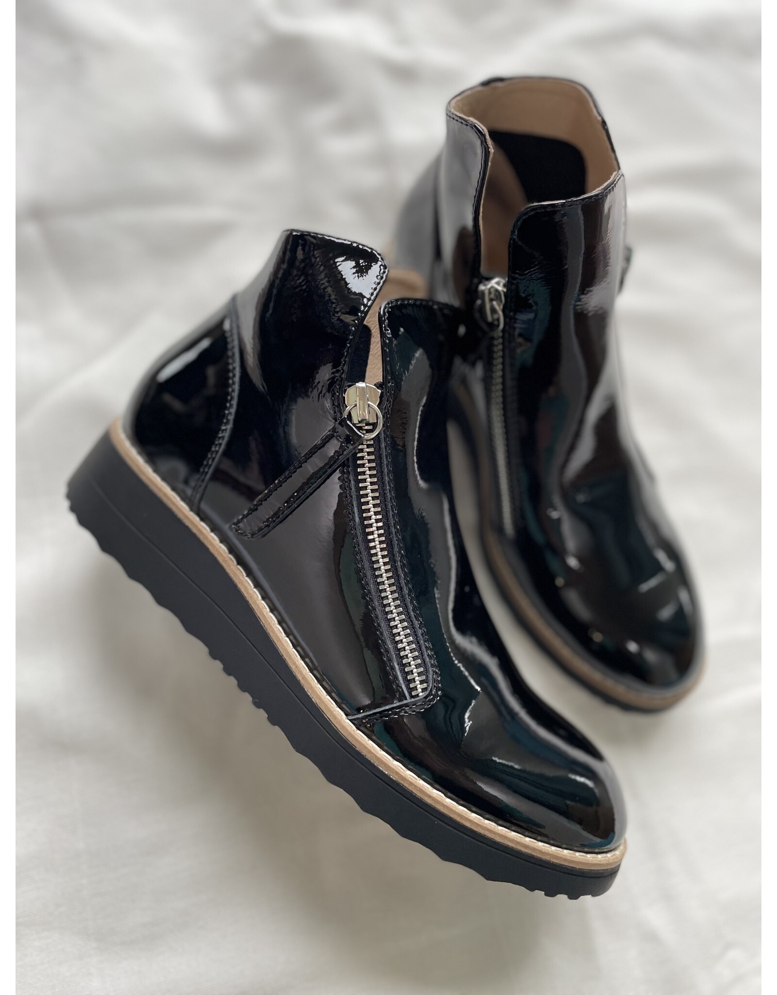 Django and Juliette Django & Juliette - Ohmy (black patent)