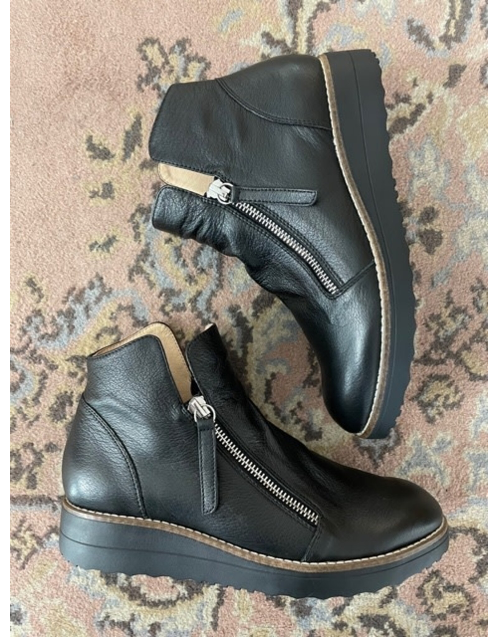 Django and Juliette Django & Juliette - Ohmy (blk/blk sole)