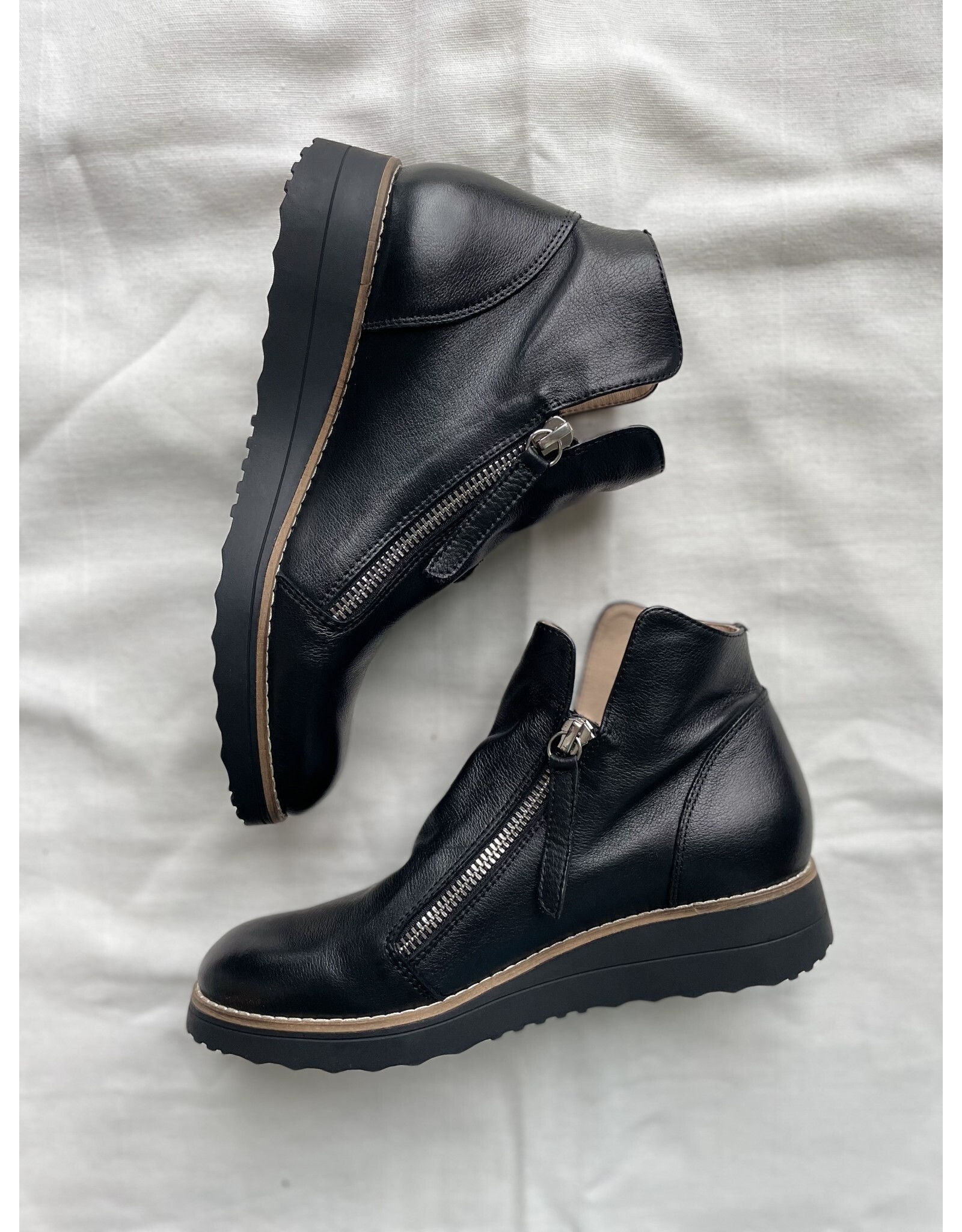 Django and Juliette Django & Juliette - Ohmy (blk/blk sole)