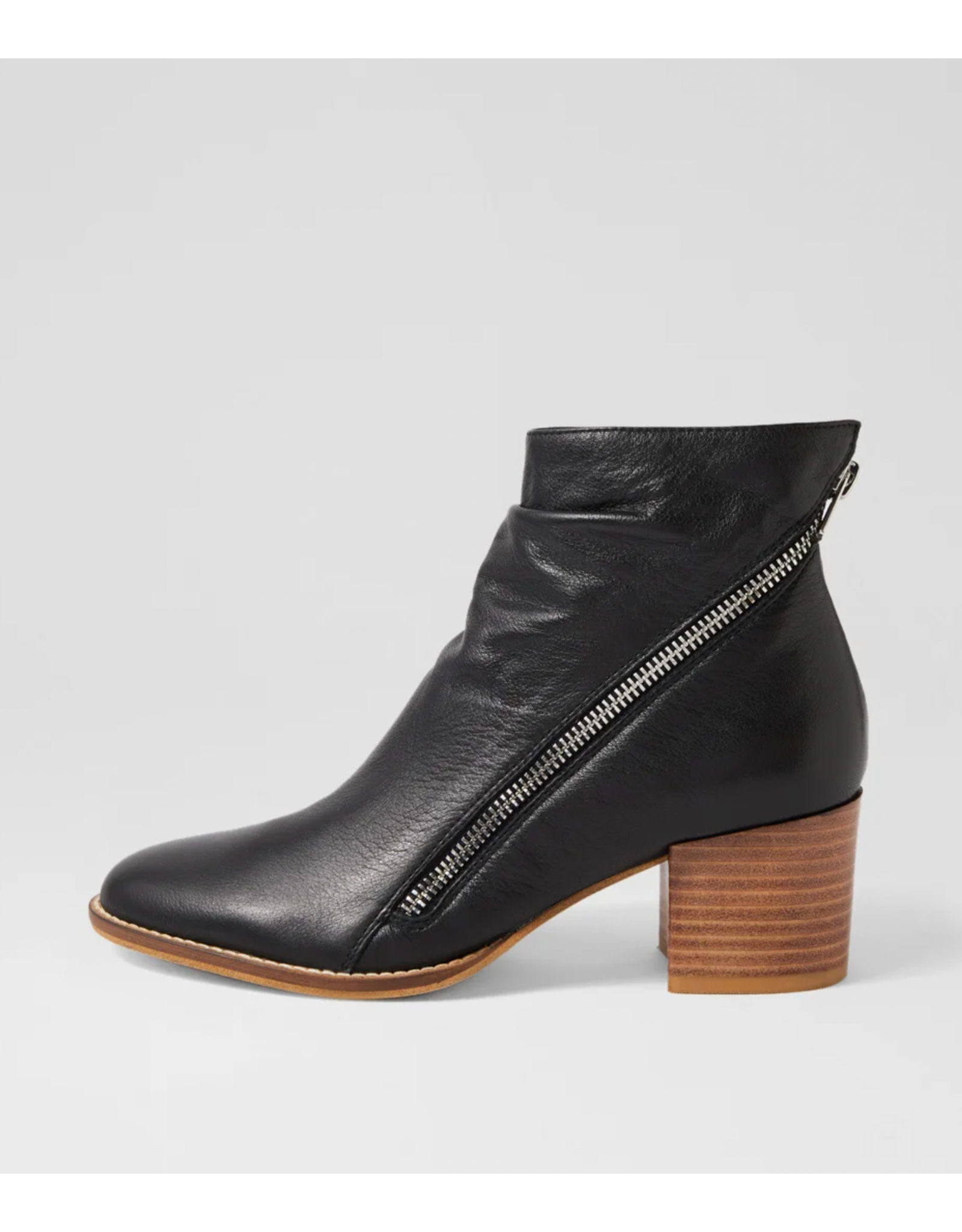 Django and Juliette Django & Juliette - Melech (Black Leather)
