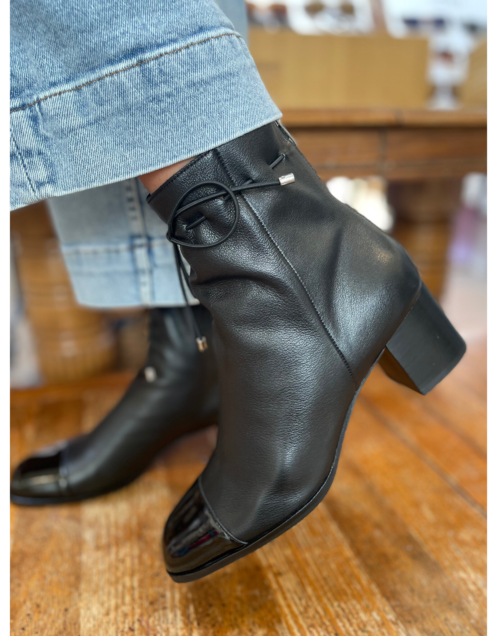 Django and Juliette Django & Juliette - Valina (Black Patent Leather)