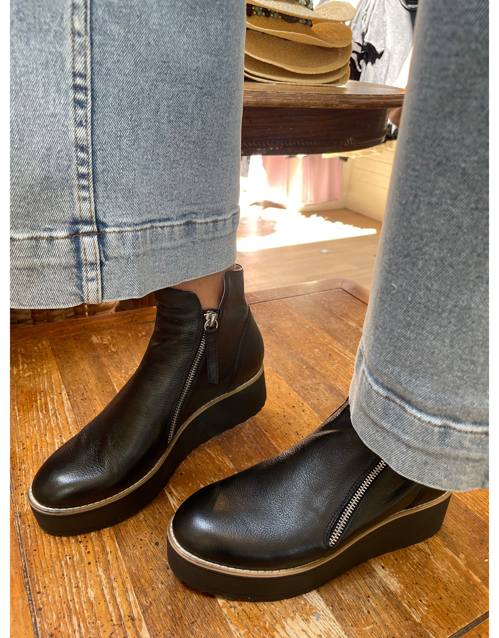 Django and Juliette Django & Juliette - Nene (black)