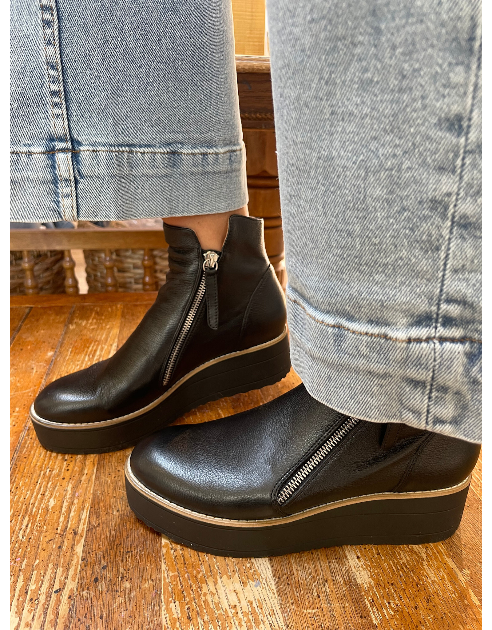 Django and Juliette Django & Juliette - Nene (black)