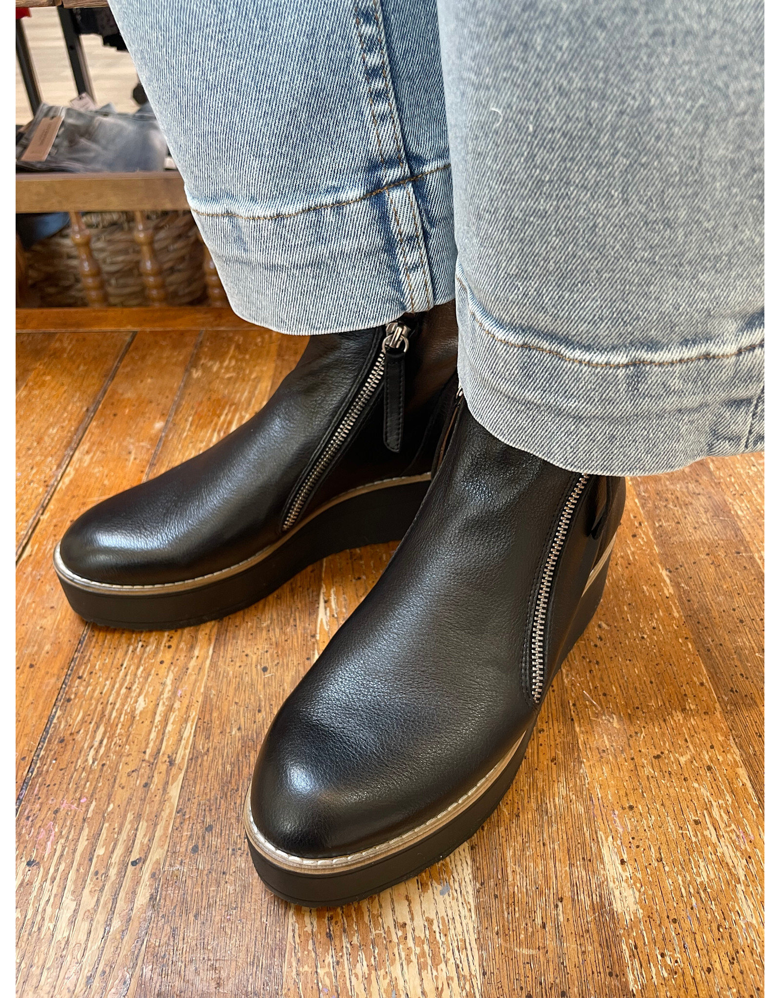 Django and Juliette Django & Juliette - Nene (black)