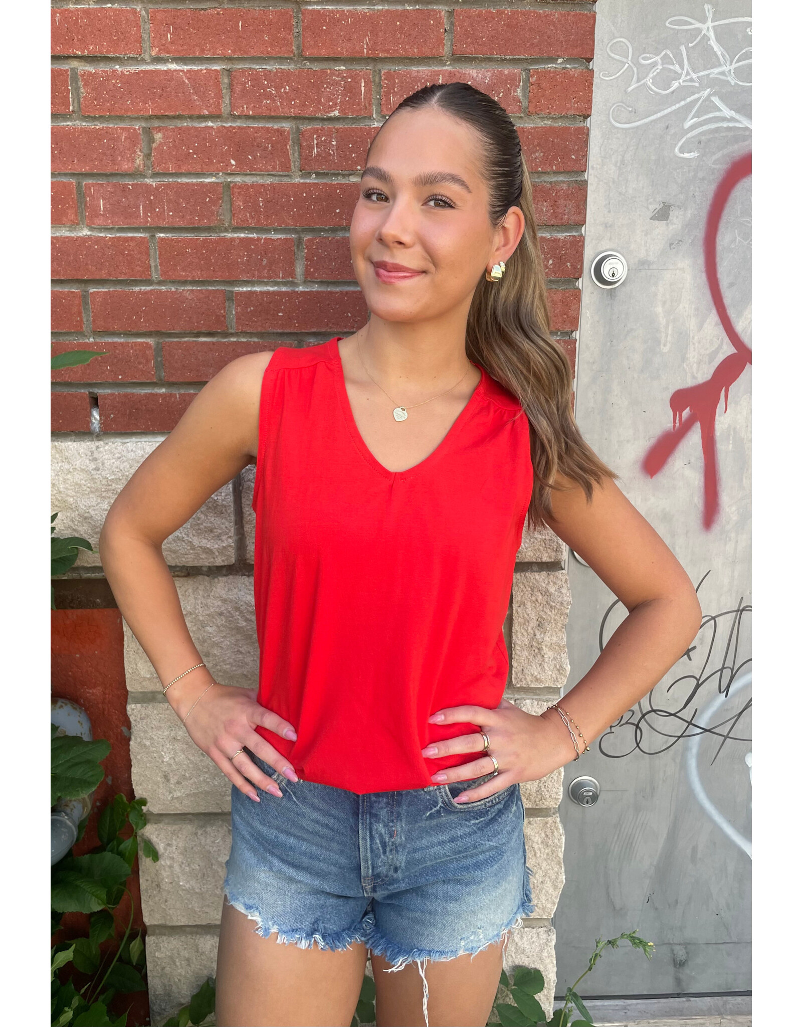 b.young b.young - Pandinna V Neck Top (Scarlet Flame)