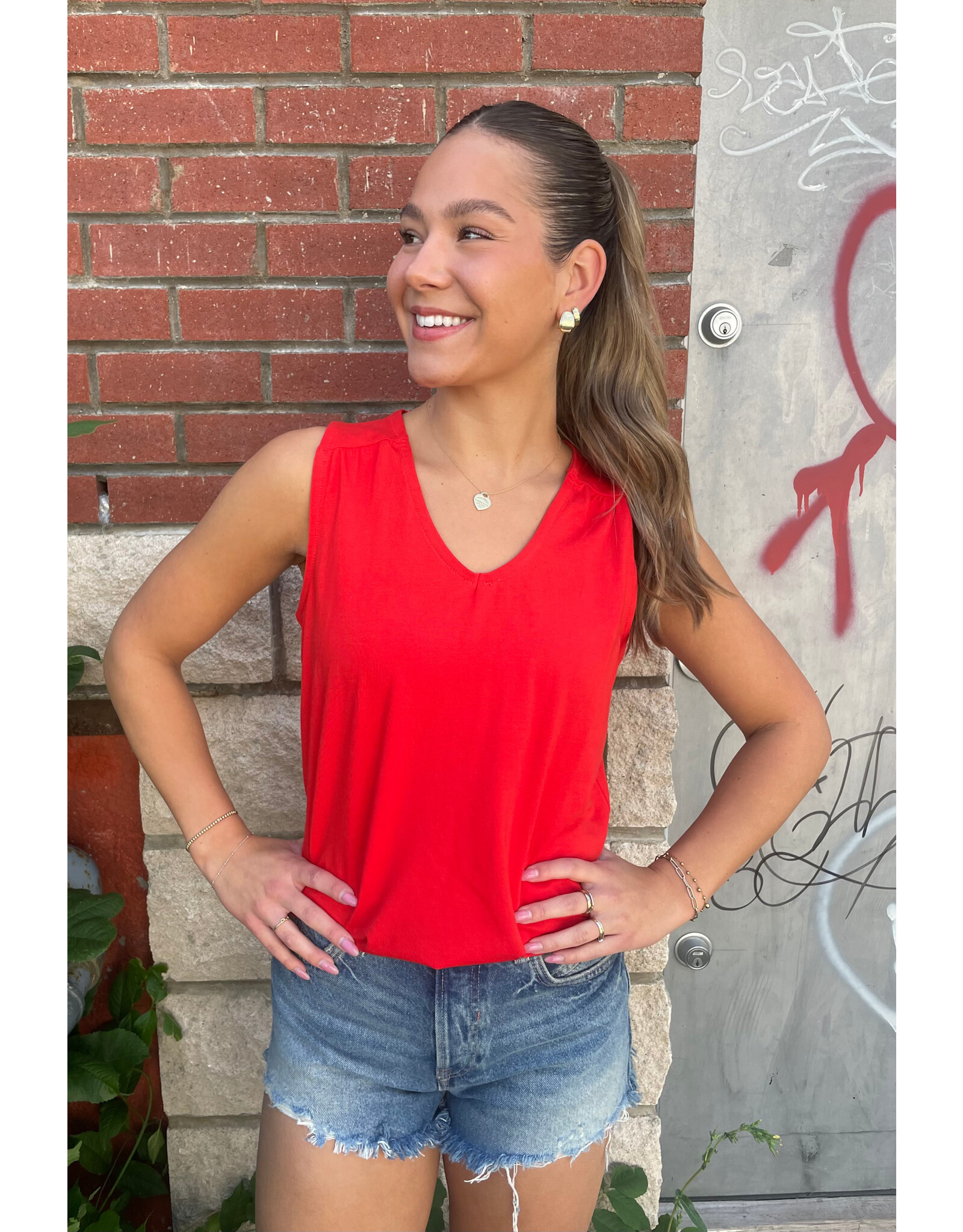 b.young b.young - Pandinna V Neck Top (Scarlet Flame)