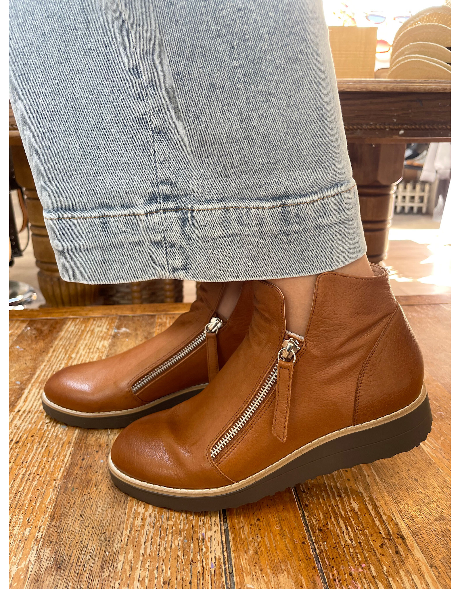 Django and Juliette Django & Juliette - Ohmy (Drambuie / Chocolate)