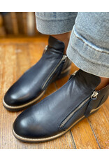 Django and Juliette Django & Juliette - Ohmy (Navy / Navy Sole)